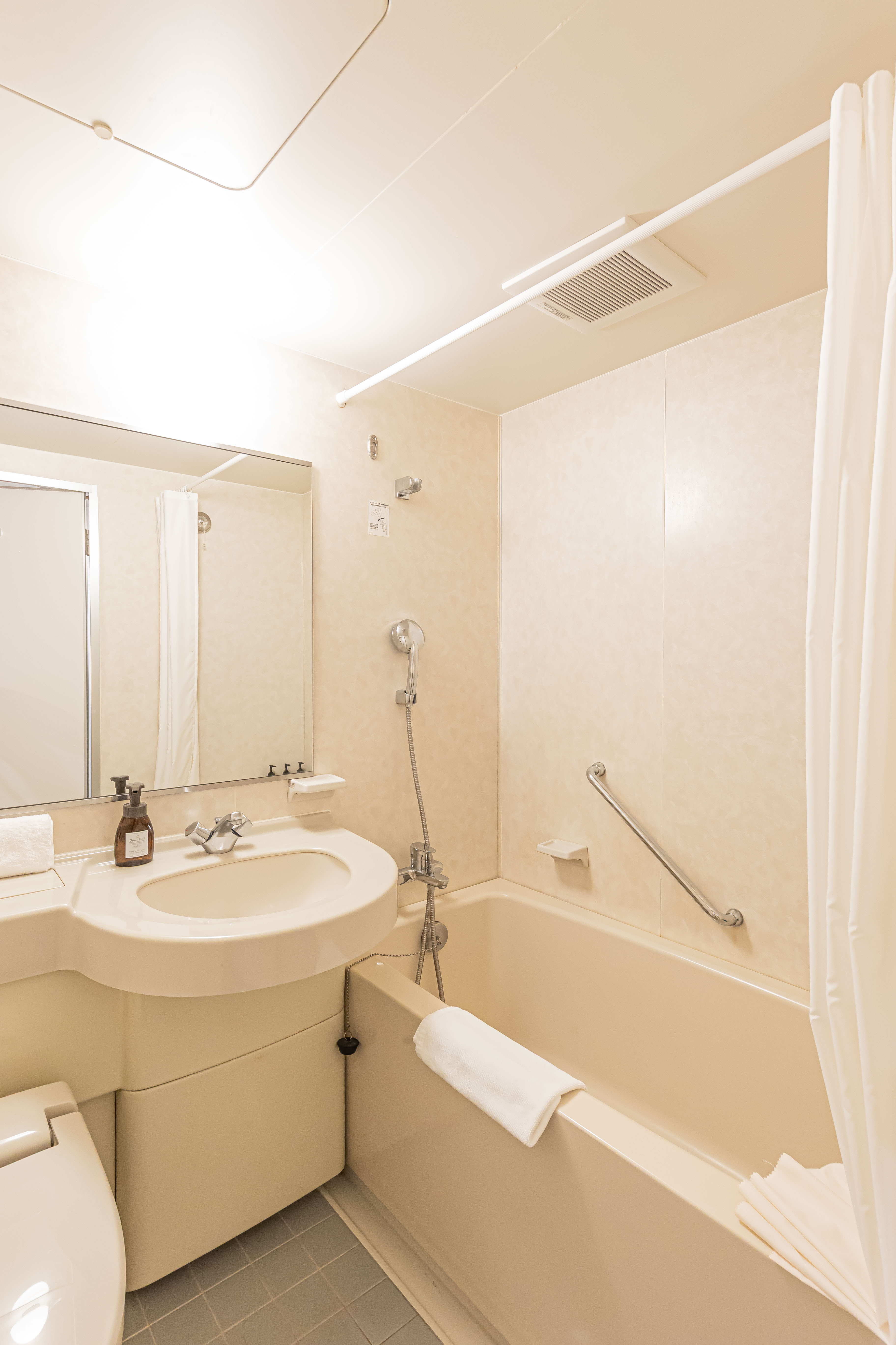 シングルルーム_バスルーム