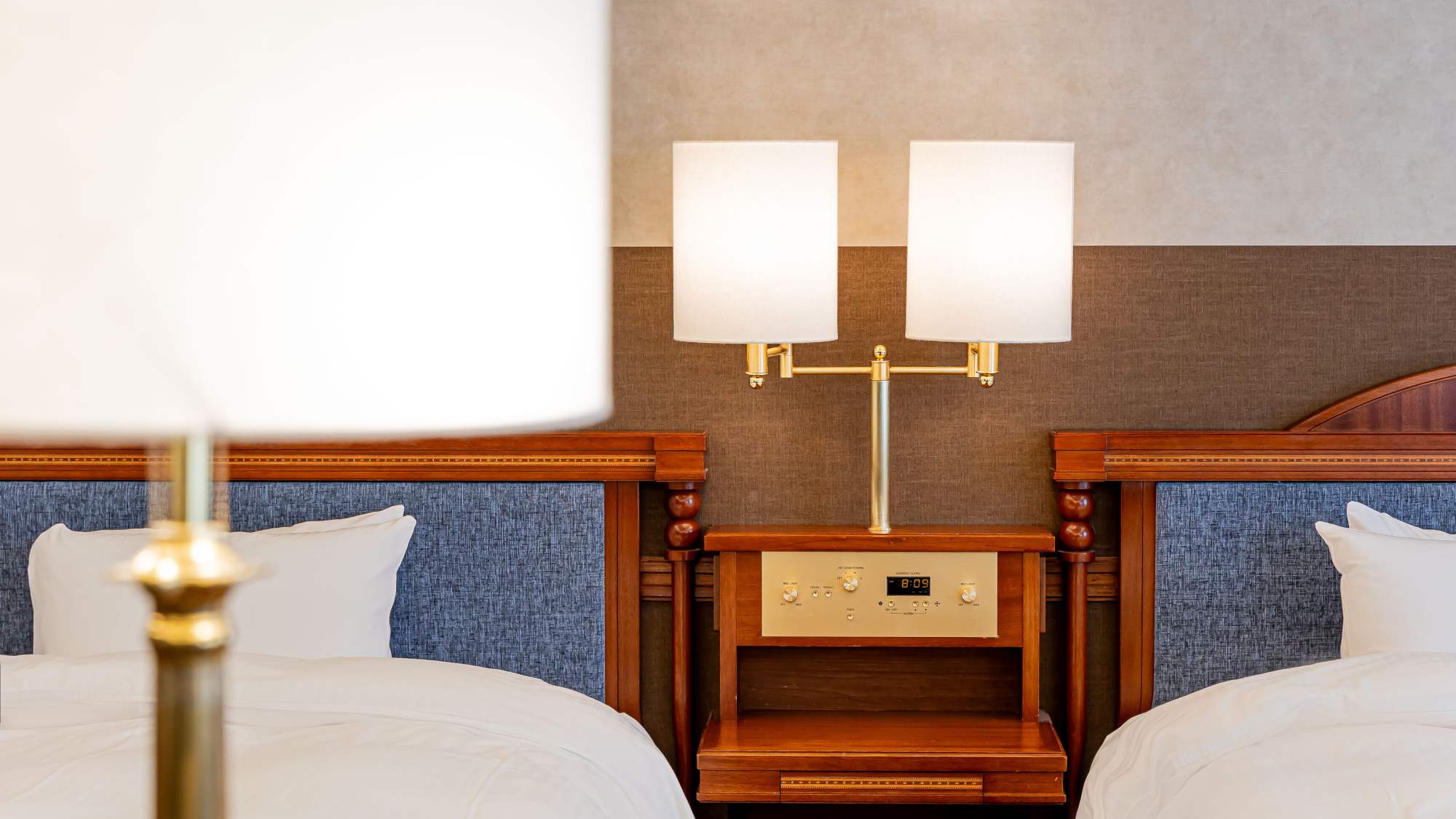 デラックスツインルーム_ベットライト