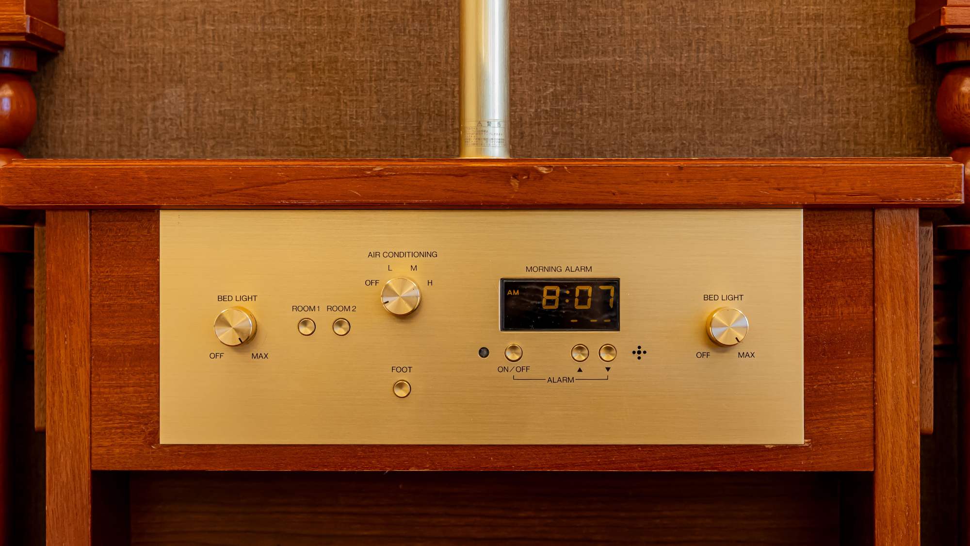 デラックスツインルーム_時計