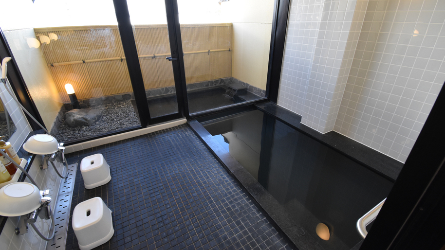 【素泊まり】５５００円〜●１階に居酒屋併設●３つの貸切風呂無料２つは露天付24時間入浴可●駐車場無料