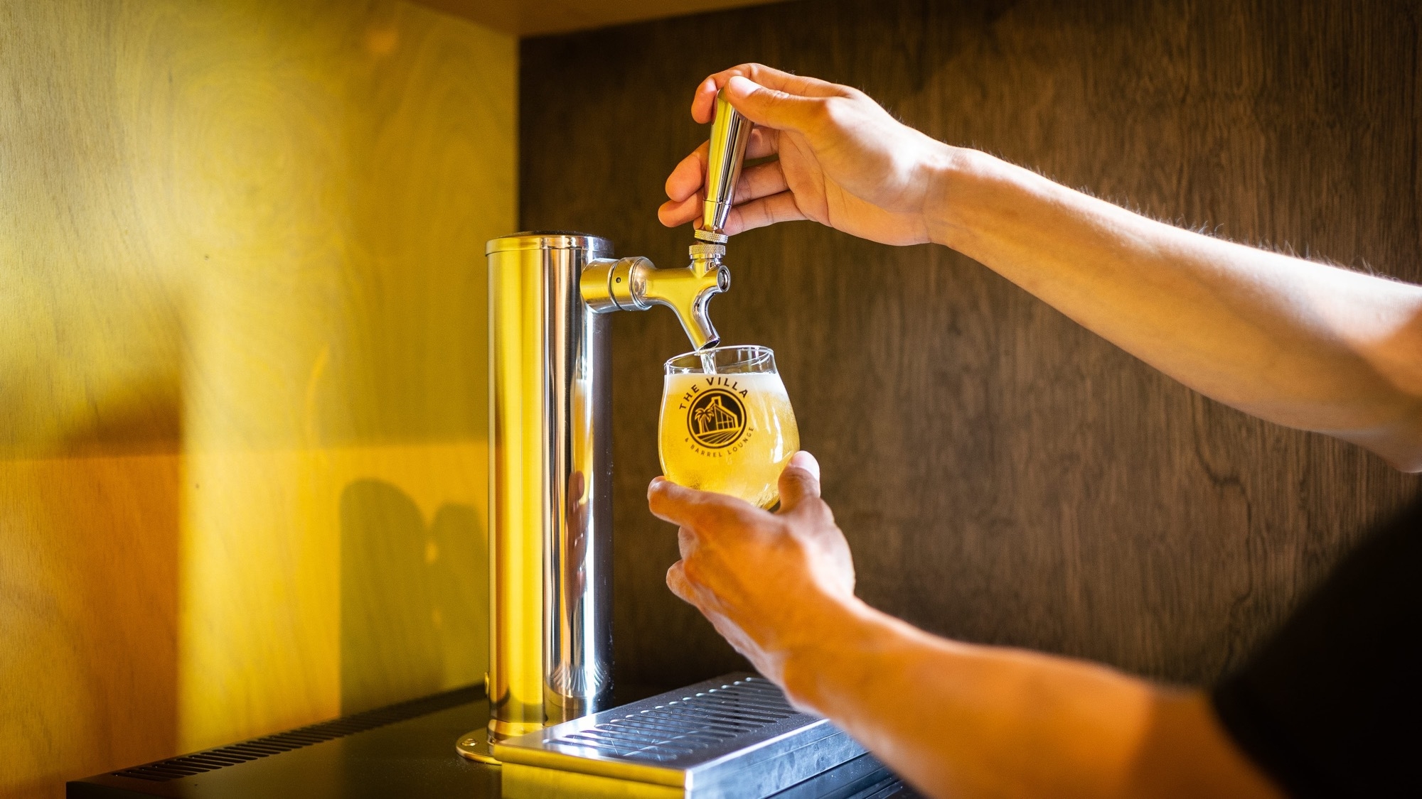 素泊まり【客室内専用サーバーで生ビール飲み放題】〜クラフトビール醸造所が運営する“ブルワリーホテル”