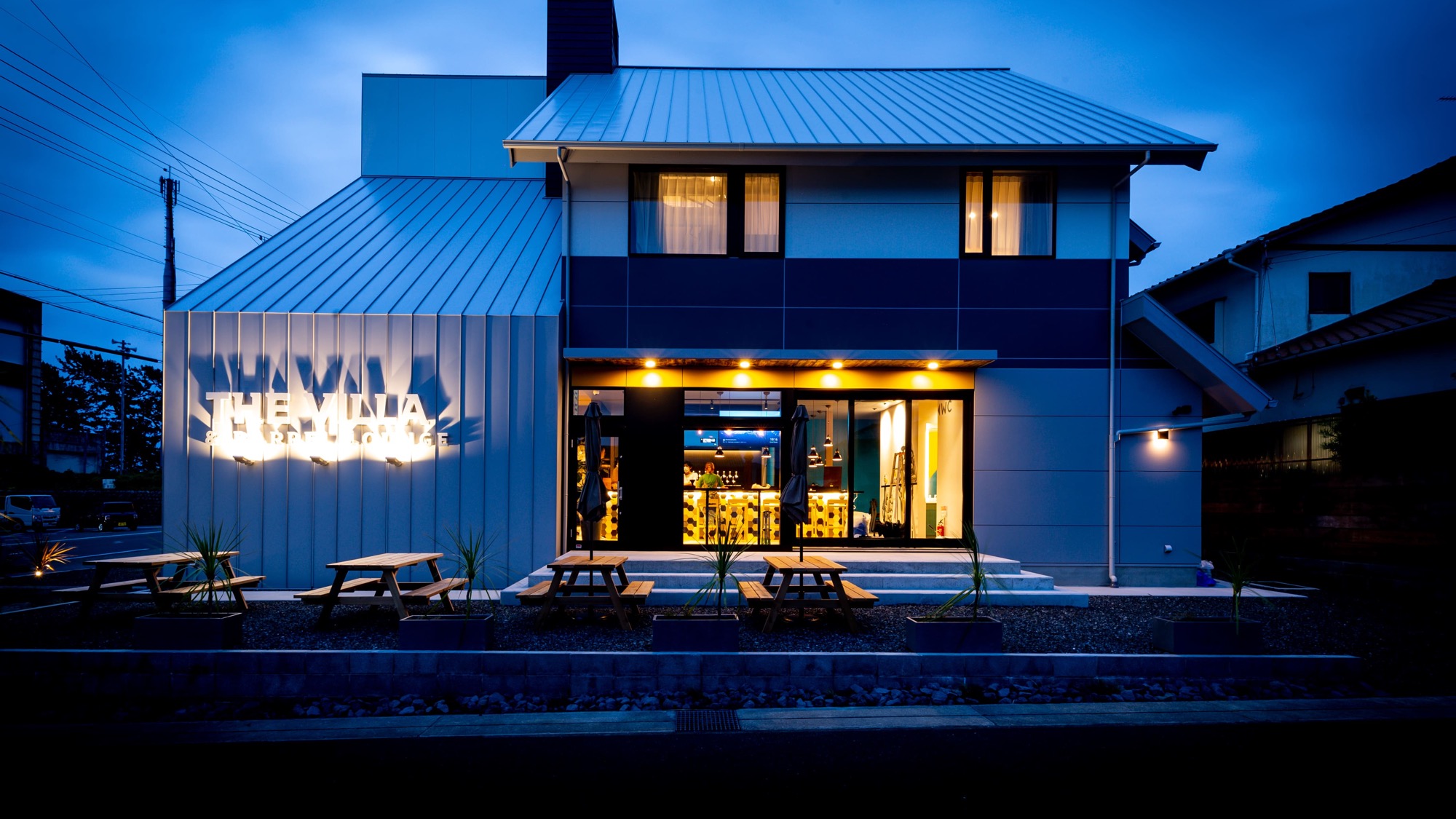 The Villa & Barrel Lounge 外観