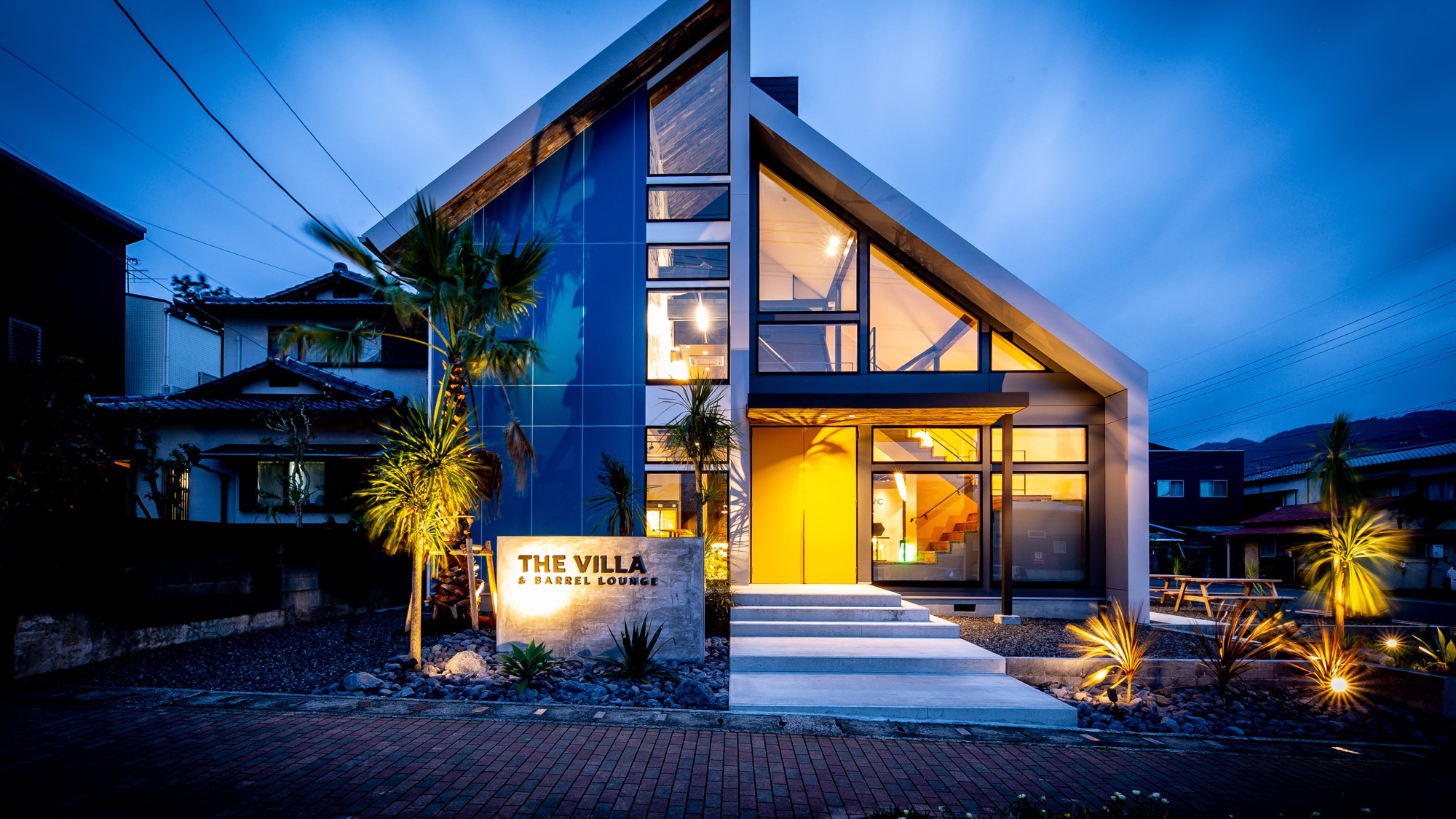 The Villa & Barrel Lounge 外観