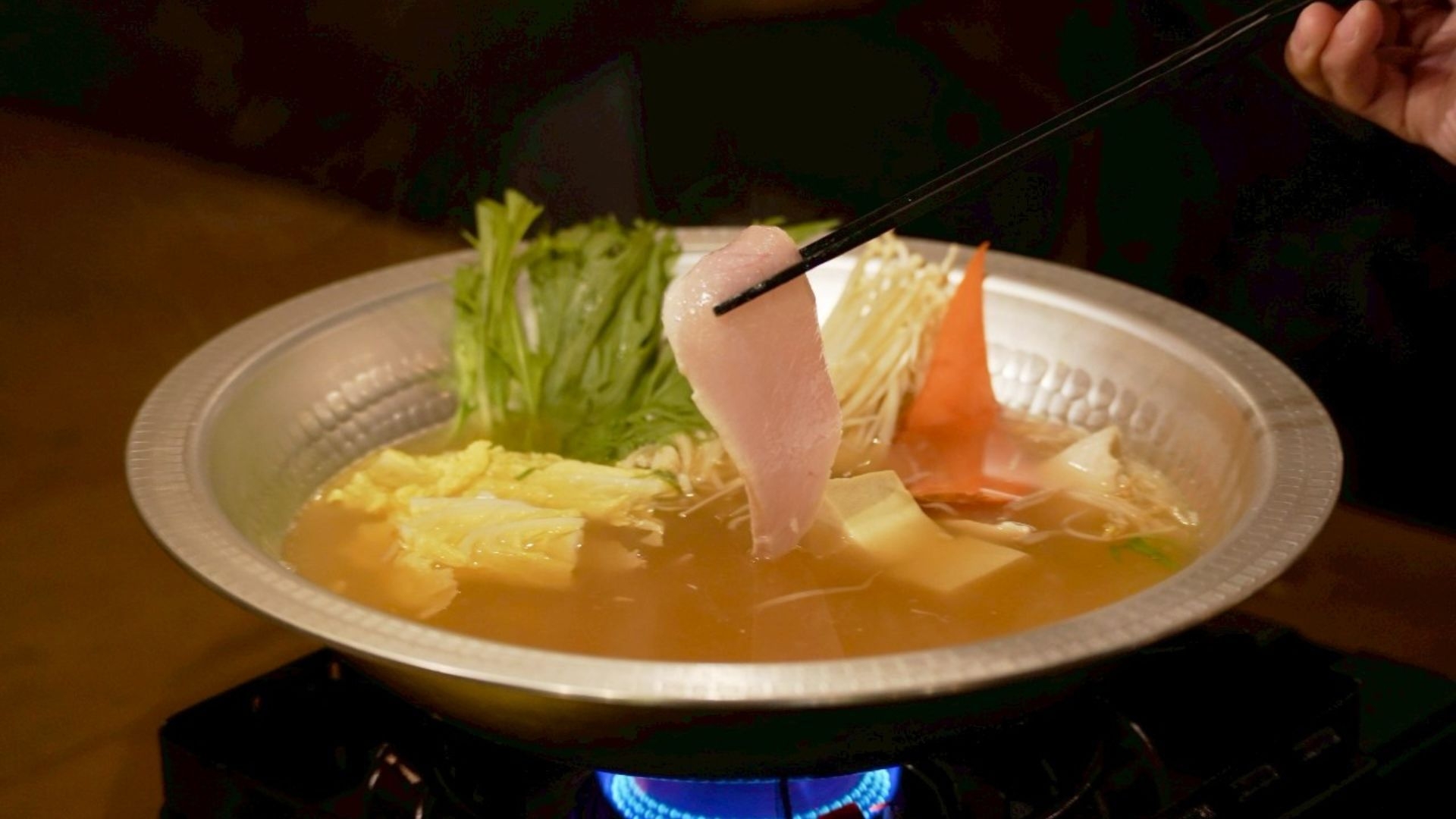 【夕食付き】♪冬季限定♪旬の与那国島産カジキを特製出汁で堪能する極上しゃぶしゃぶ付き