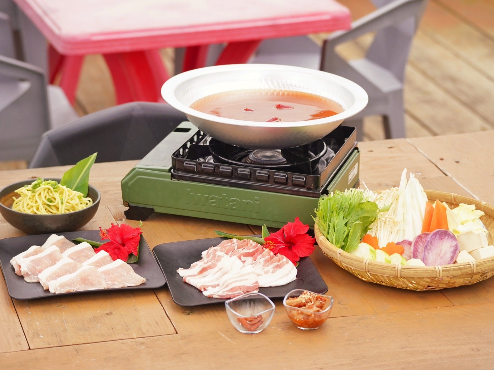 【男性専用/ドミトリー】【夕食付き】与那国産の島唐辛子とあぐー豚を自家製キムチのピリ辛鍋で堪能プラン