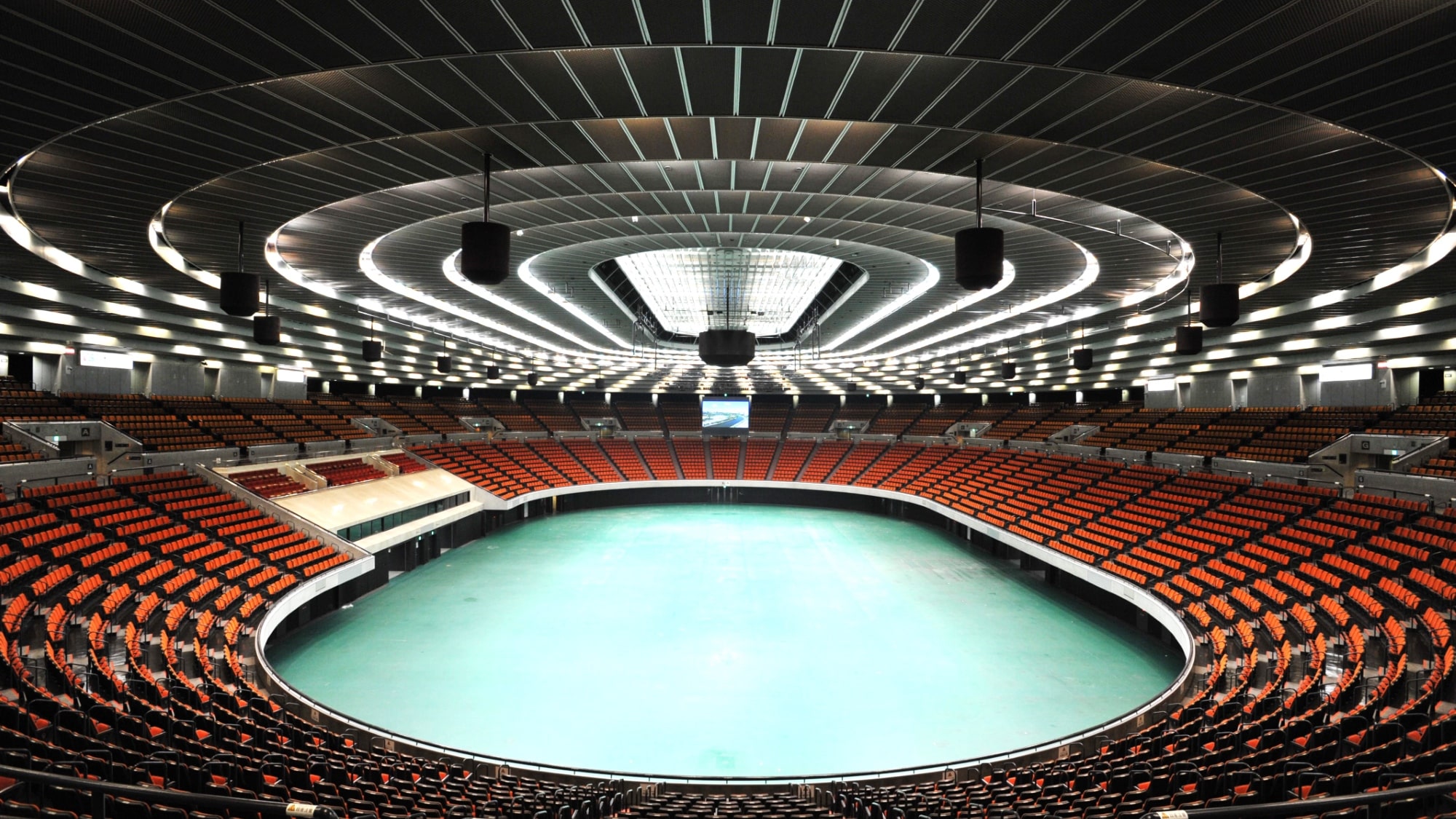 【大阪城ホール】大阪が世界に誇るアリーナ形式の多目的ホール。