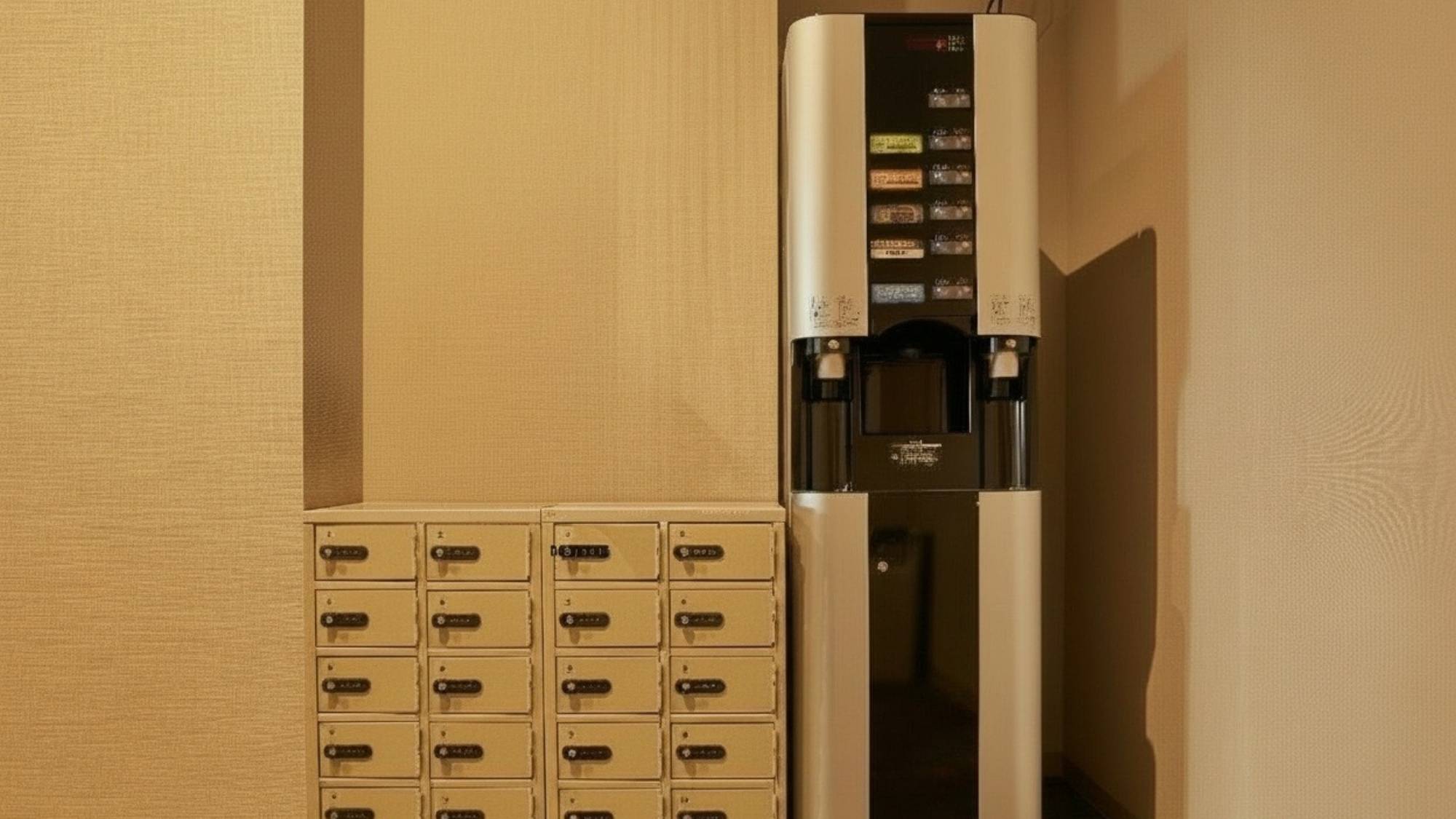 ロビー＜給茶機＞