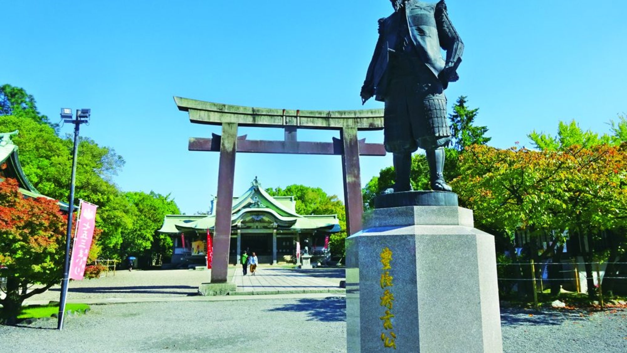 【大阪城天守閣】最上階の展望台、黄金の茶室など見どころも多い人気の観光スポットです。