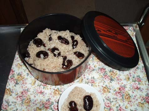 草津名物花いんげんを使ったお赤飯