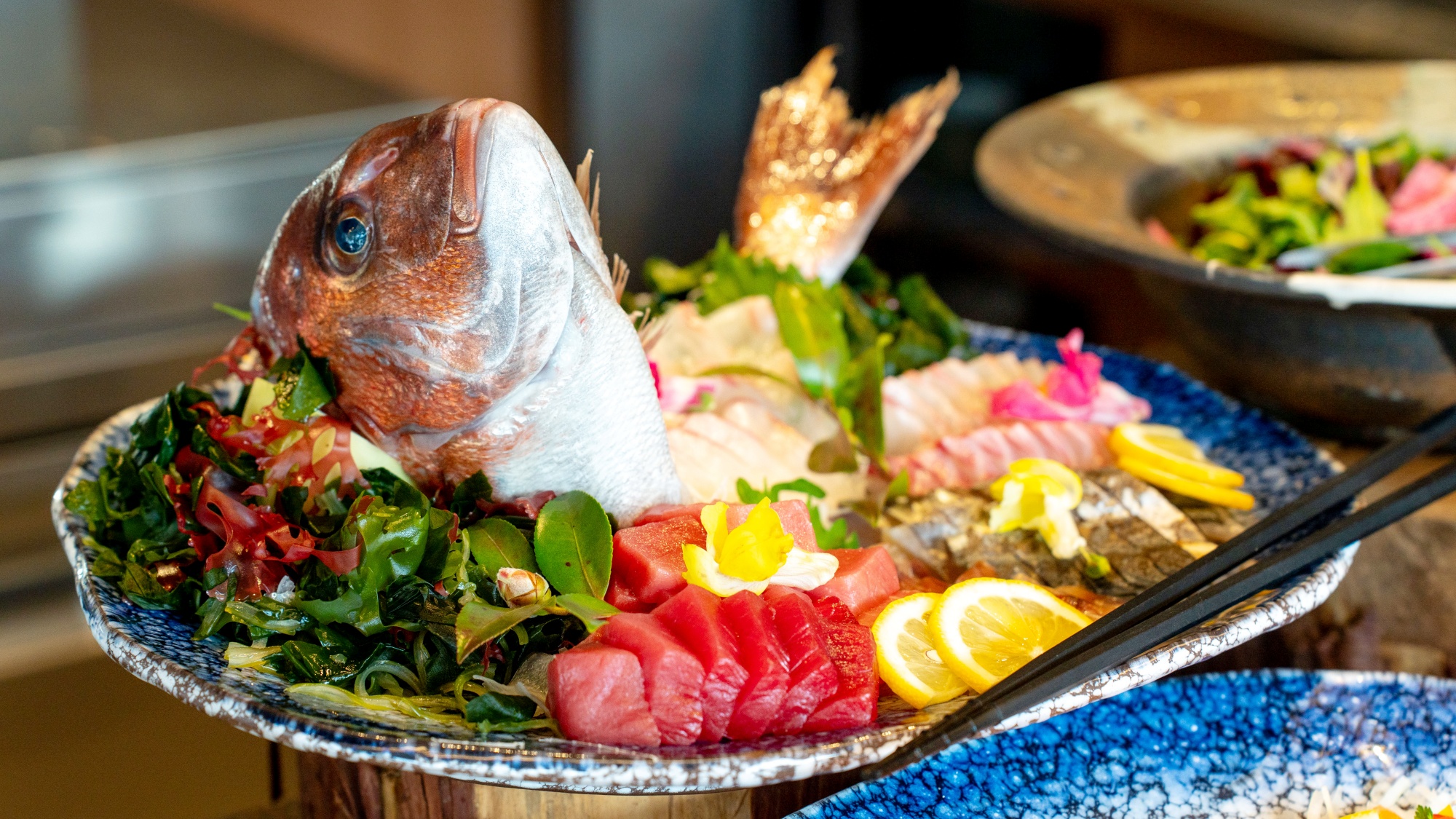 【朝食一例】シェフ厳選の海の幸を使ったビュッフェです。