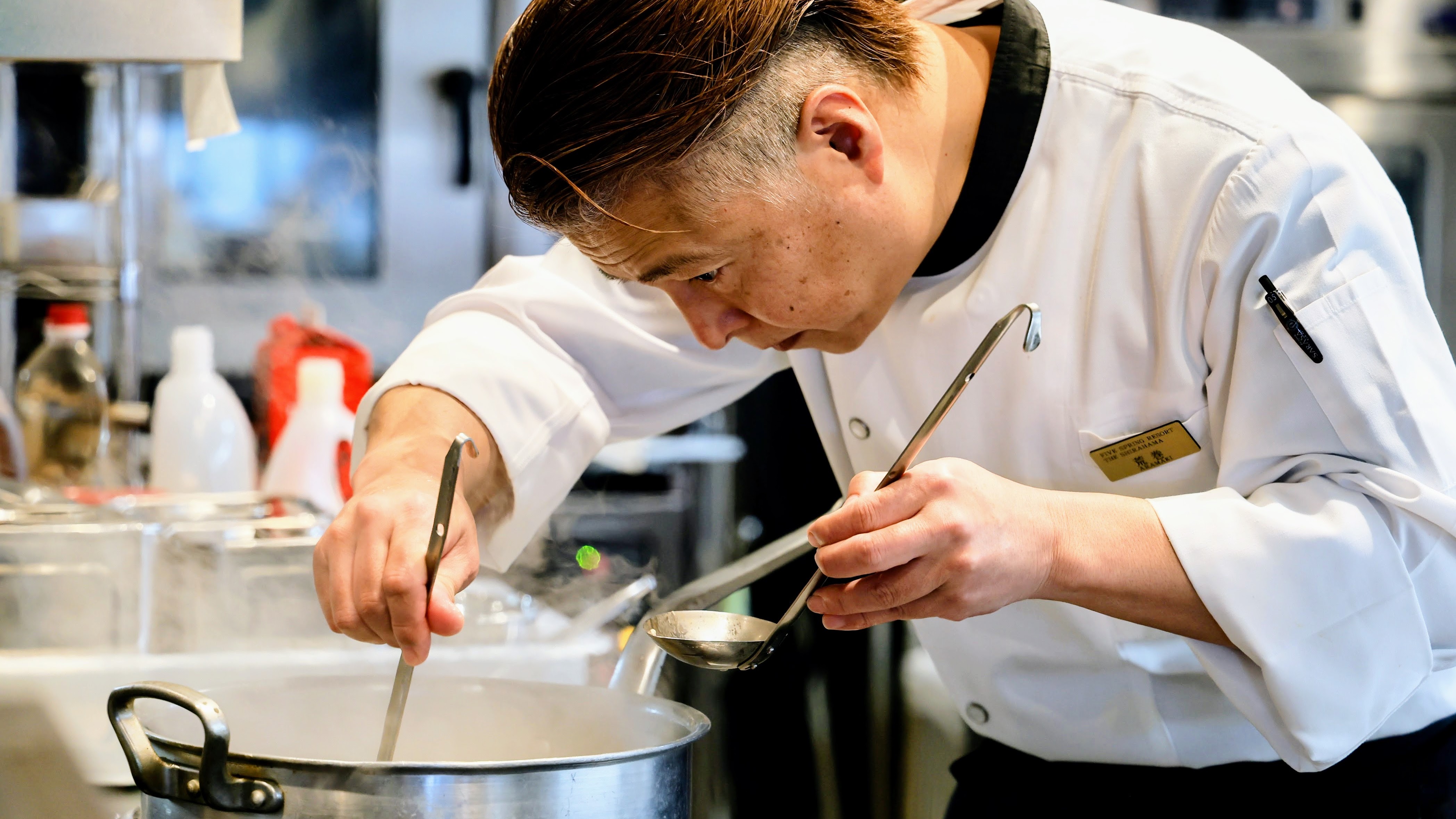 料理長厳選の高級食材を使った会席料理をお楽しみ下さい。