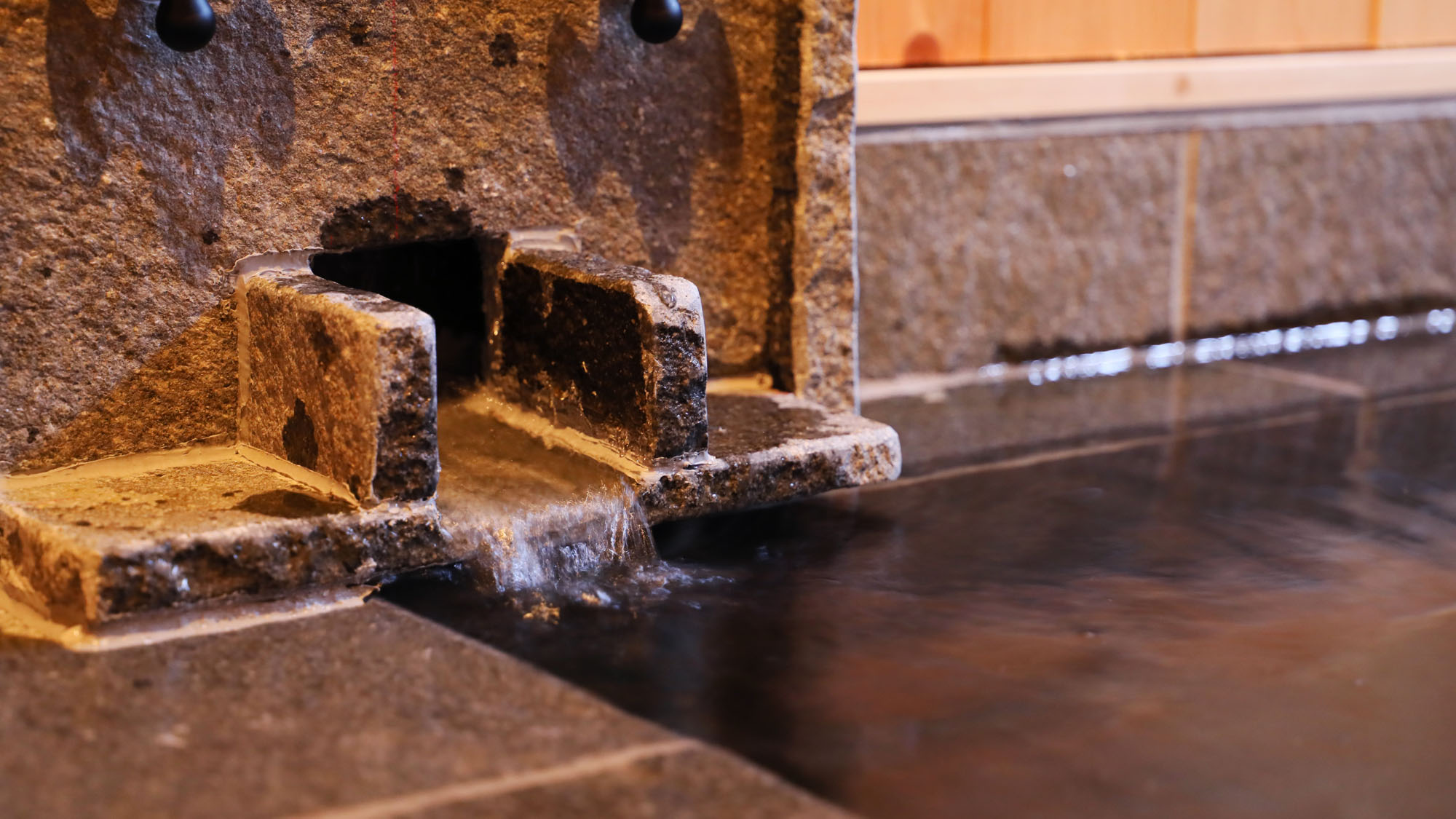 香花灯■天然石の客室風呂