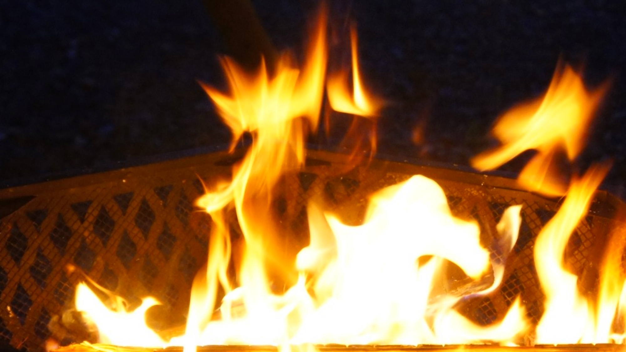 *【アクティビティ｜キャンプファイヤー／一例】日没よりお楽しみいただけます。