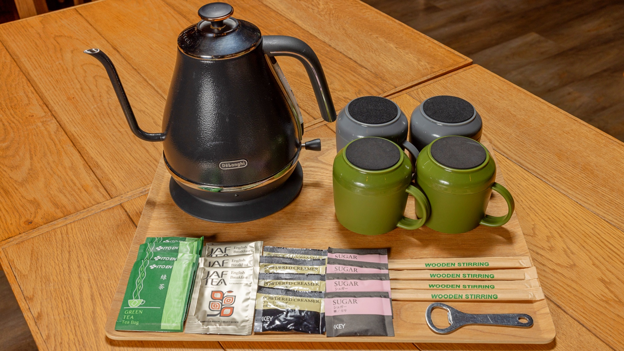 *【アメニティ｜お部屋／一例】ティーセットをご用意。ゆったりとお過ごしください。