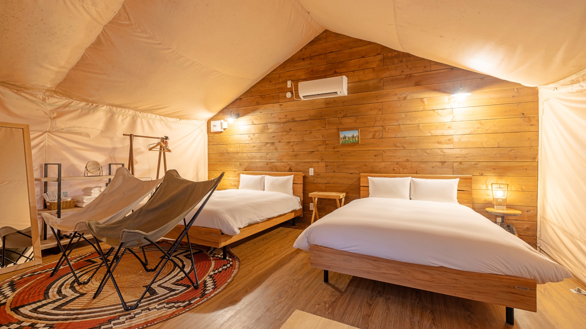 *【グランピング｜ミューのテント／一例】森に囲まれたテントキャビン。冷暖房完備で快適に