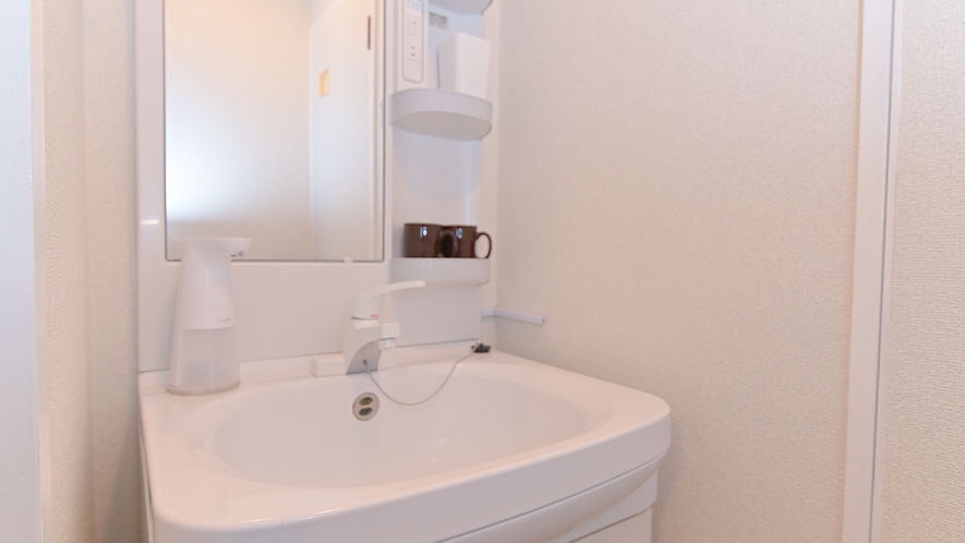 ・【602/洗面所】清潔感のある洗面所、朝の準備の際も快適にご利用いただけます