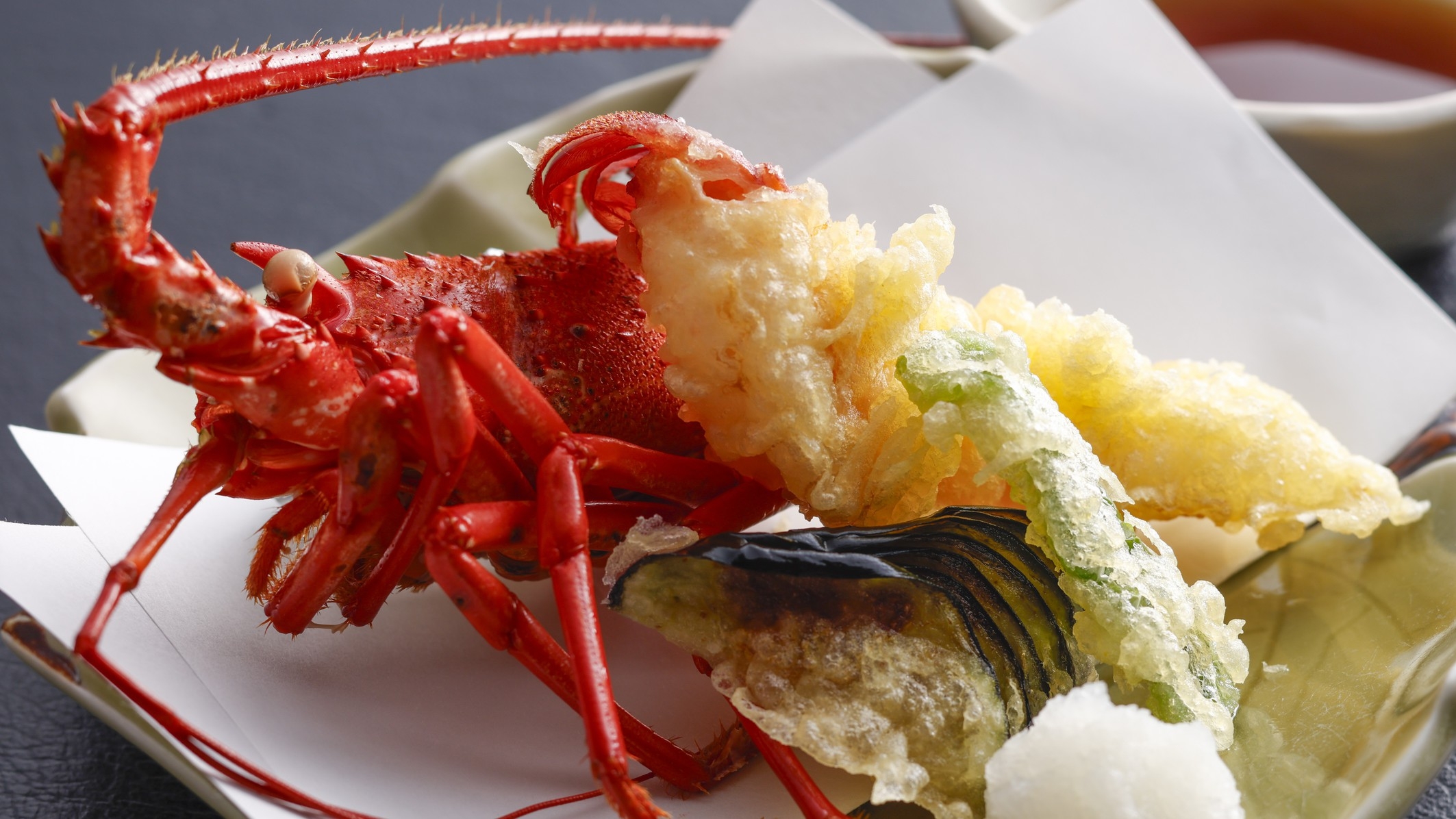 【2食付：期間限定グルメ／伊方町三崎漁港産”伊勢海老”】伊勢海老の季節到来！海の幸を堪能