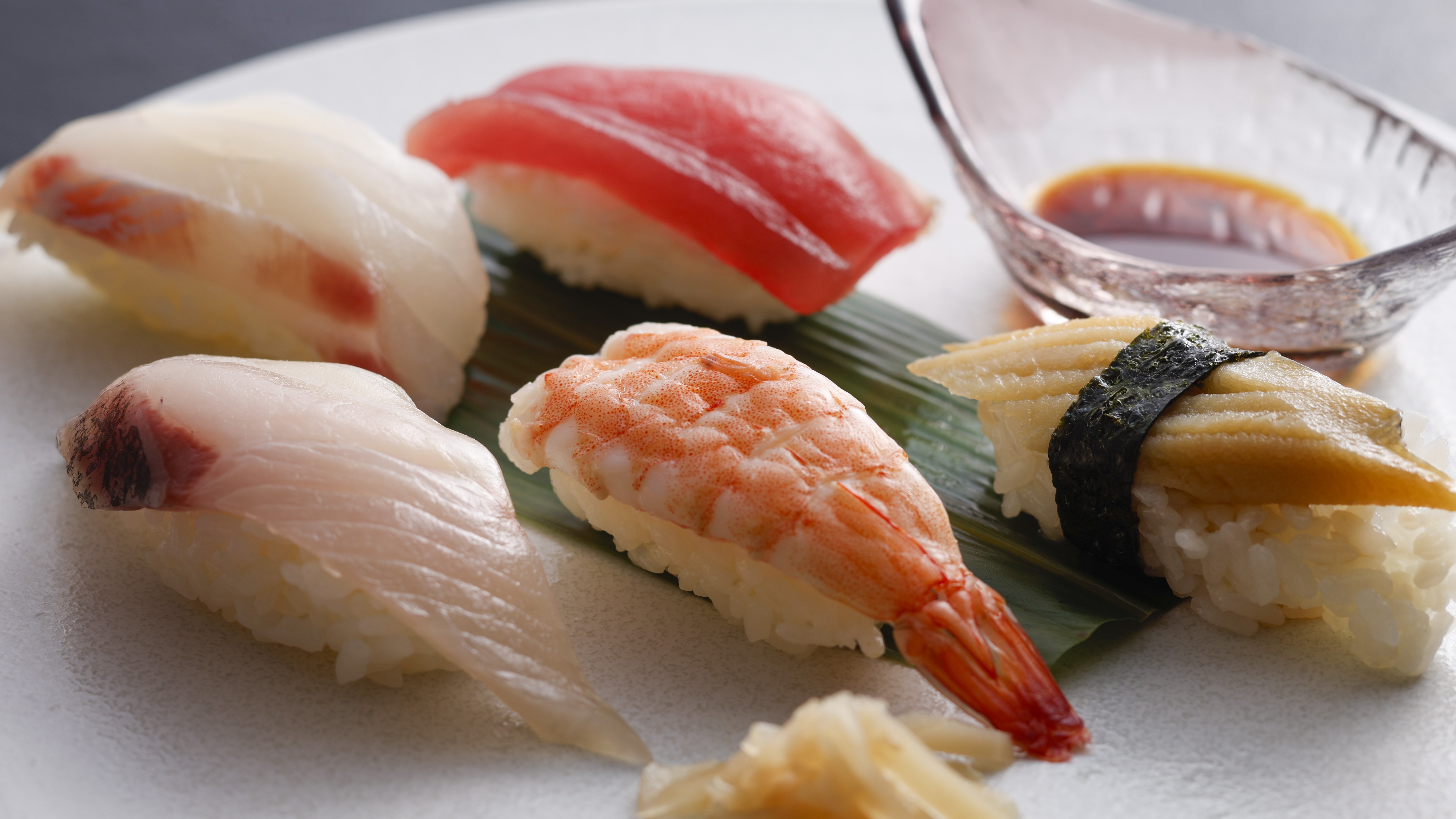 【夕食】3種類から選べるご飯のうちの1つ「にぎり寿司」（一例）