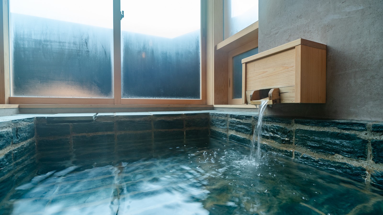 【光301】半露天の内風呂（客室例