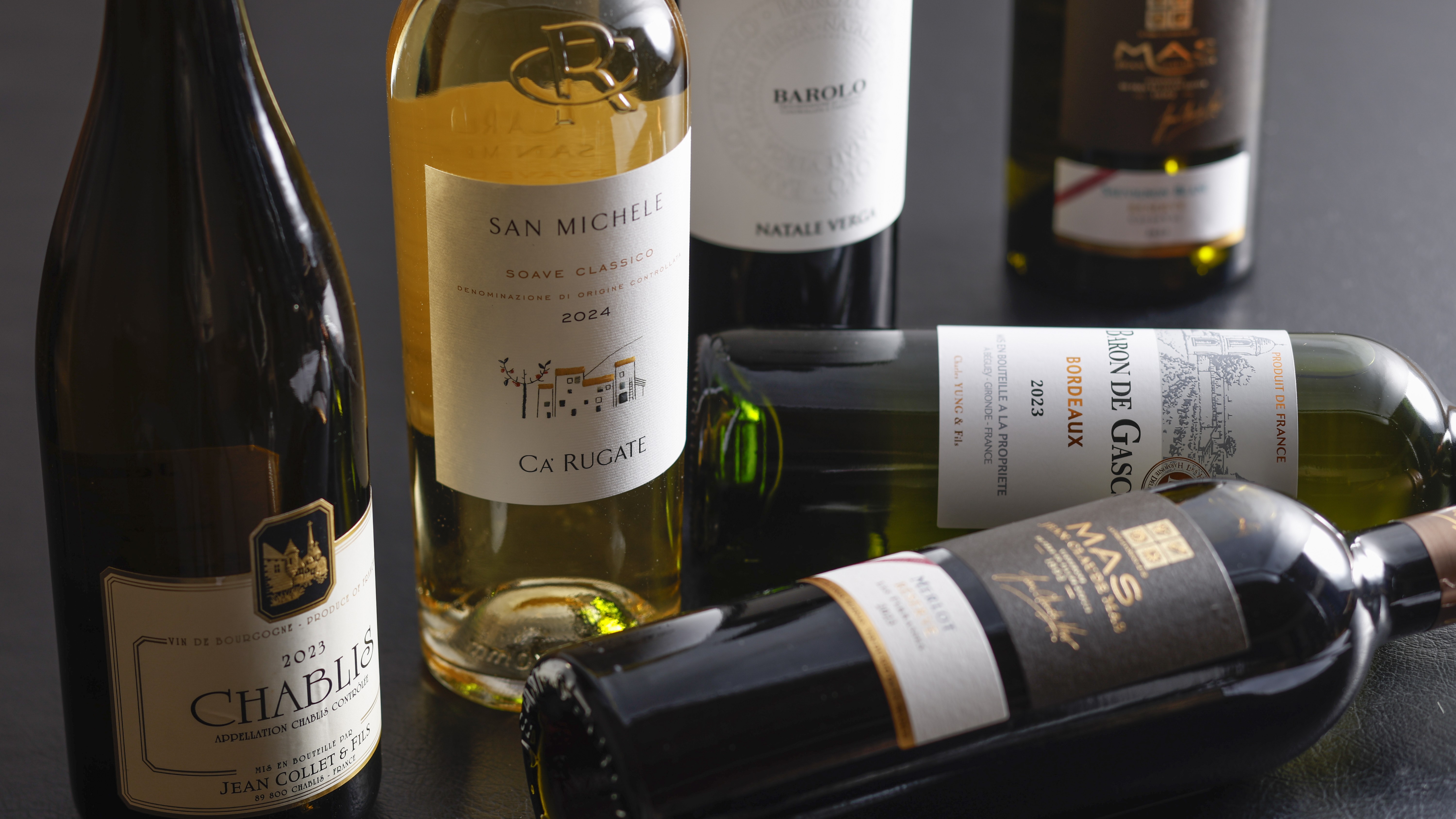 【ワイン各種】美味しいお料理と一緒にご堪能ください。（一例）