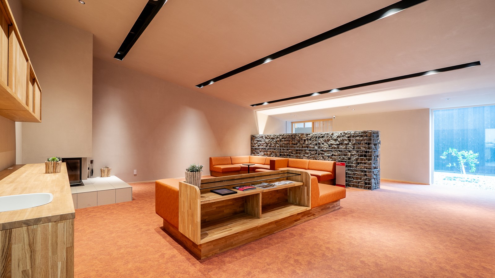 【宿泊者専用ラウンジ】