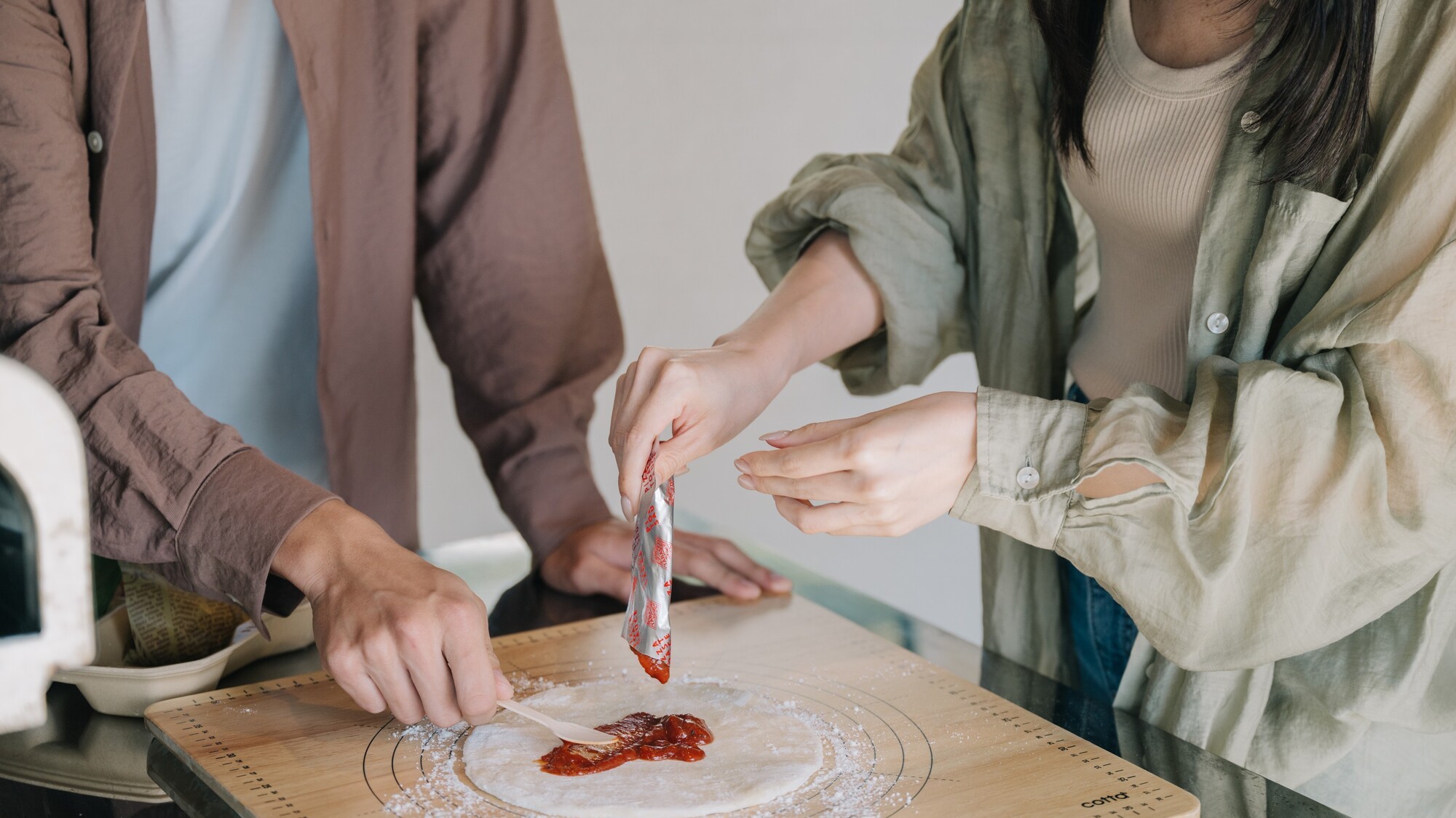 みんなで楽しむピザ作り体験。