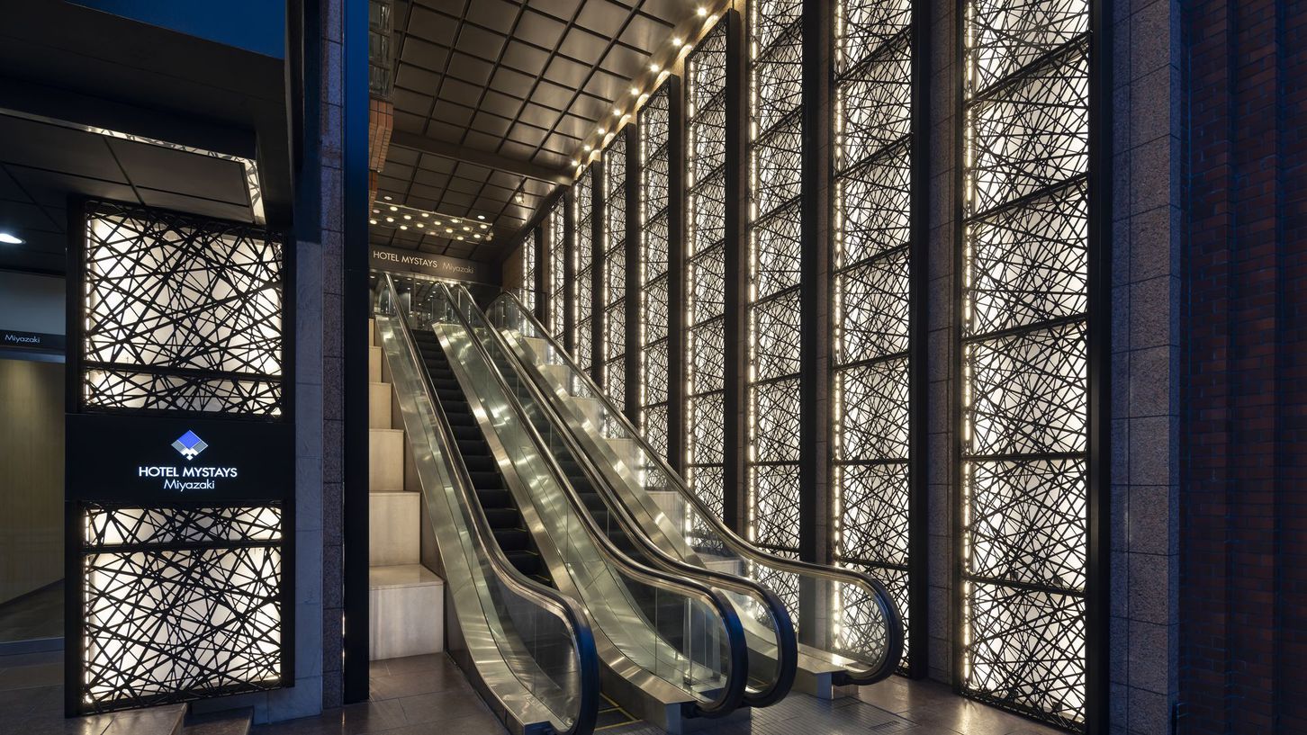 1階エントランス(フロントは2階です)