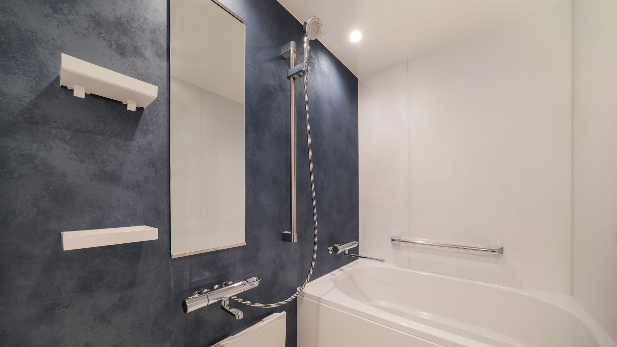 【洗面所・バス・トイレ別】洗い場付きのバスルーム（スーペリアフォース）