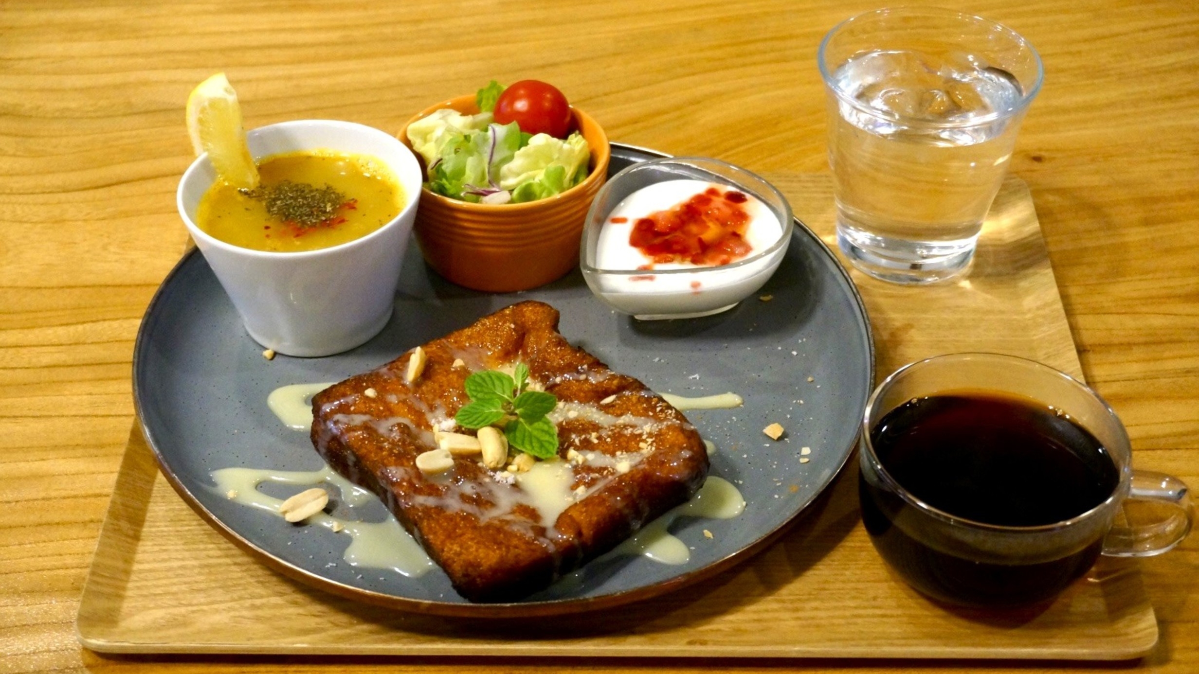 【朝食付きキャンセル不可プラン】23時最終チェックイントイレ・シャワー共用