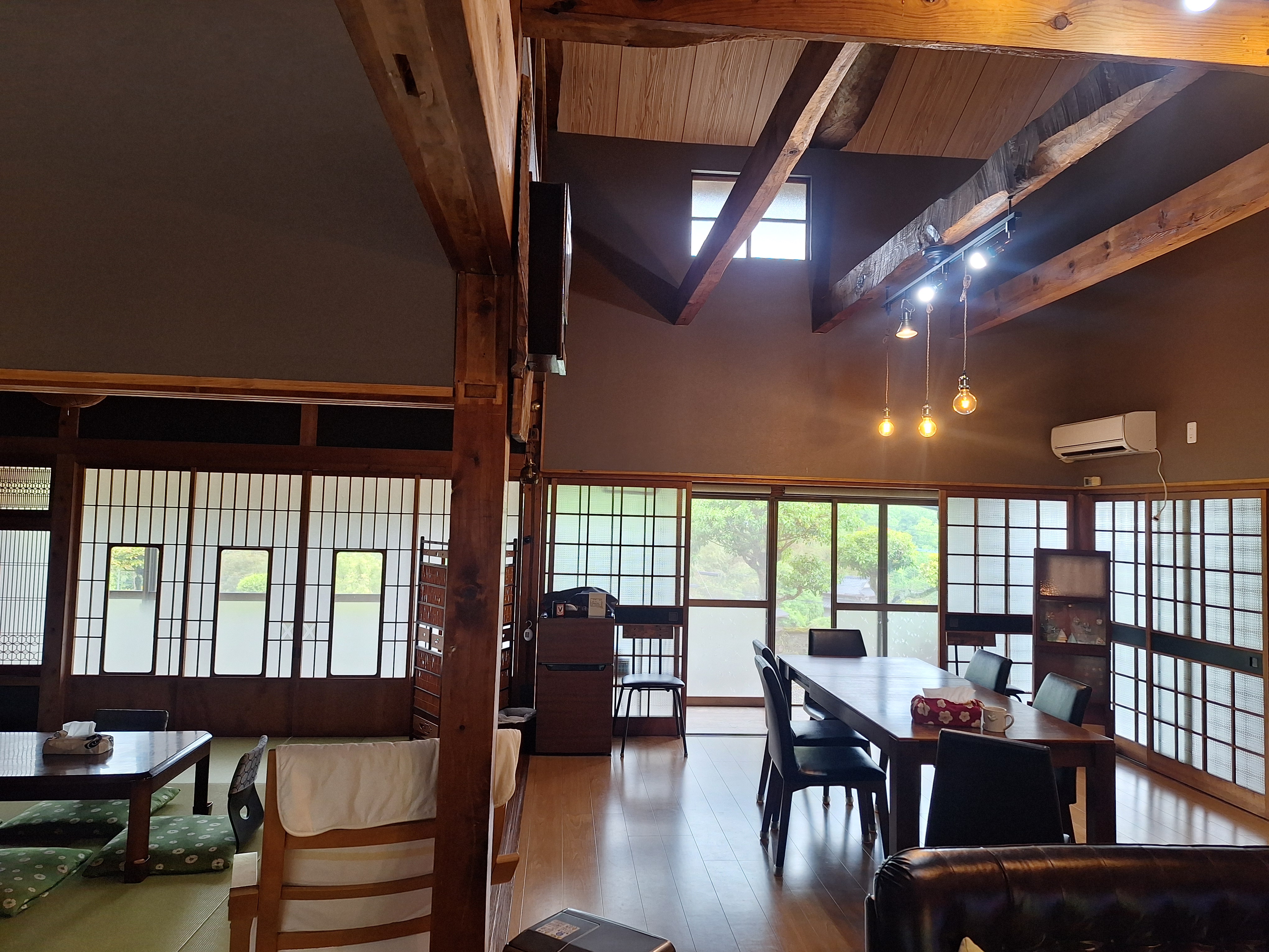 ゆったりとしたリビングダイニング