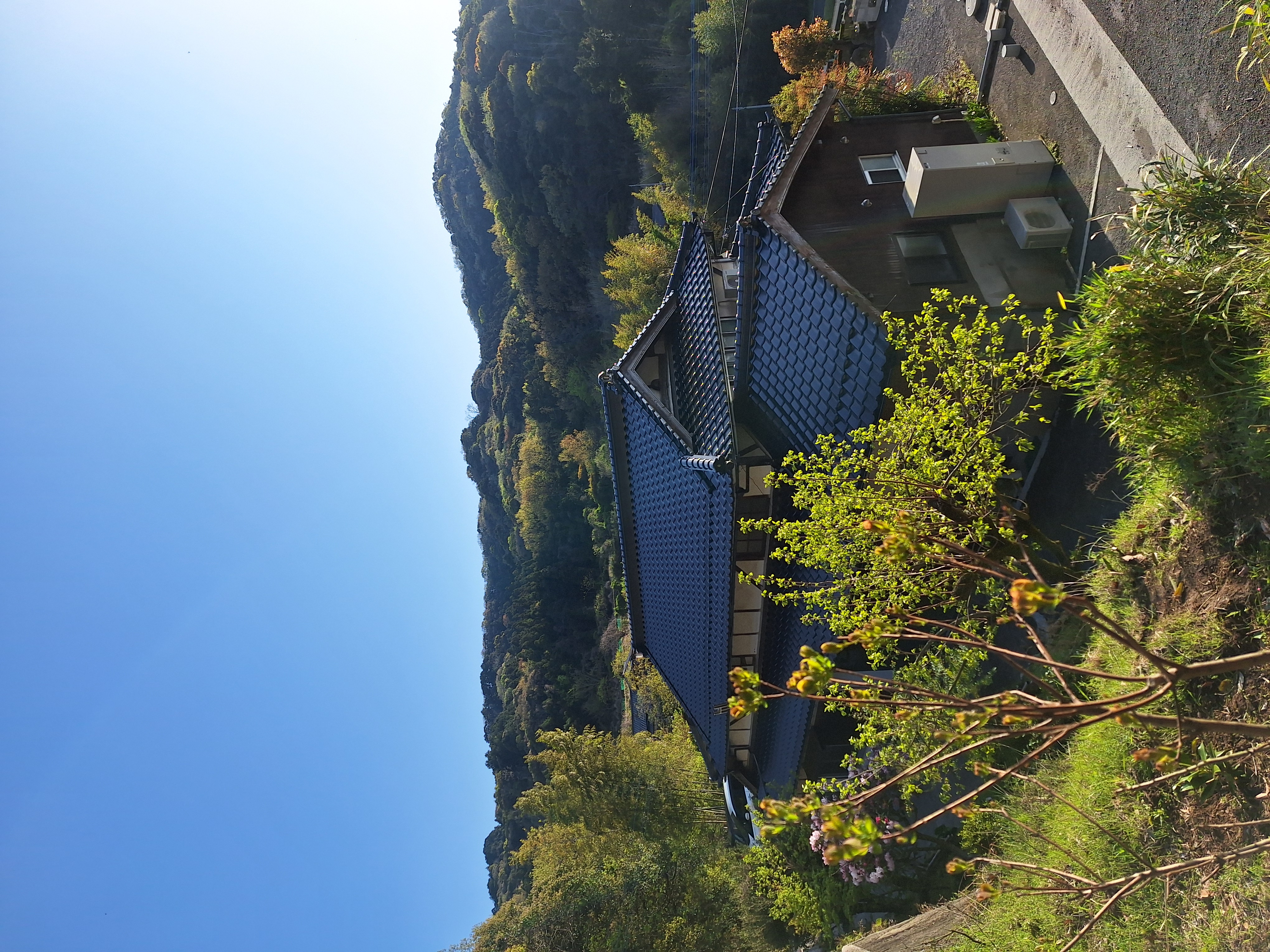 山に囲まれた古民家宿