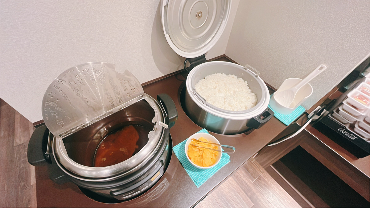 ■朝食ビュッフェ（カレー・ごはん）