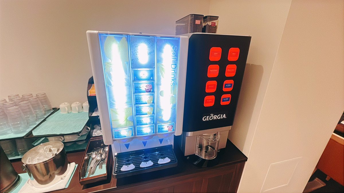■朝食ビュッフェ、ソフトドリンク、コーヒーはディスペンサーでご用意♪