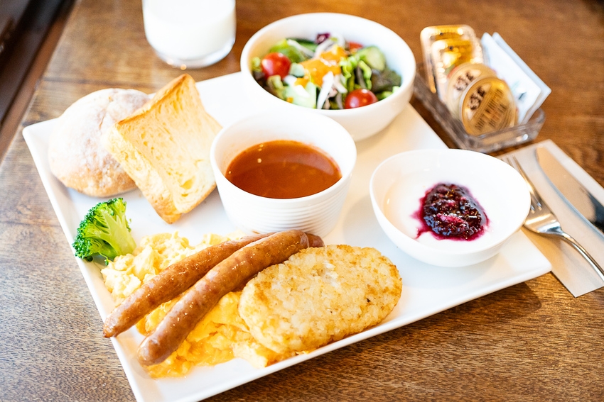 薪ストーブの温もりと森で癒される隠れ家【ログハウス朝食付きプラン】