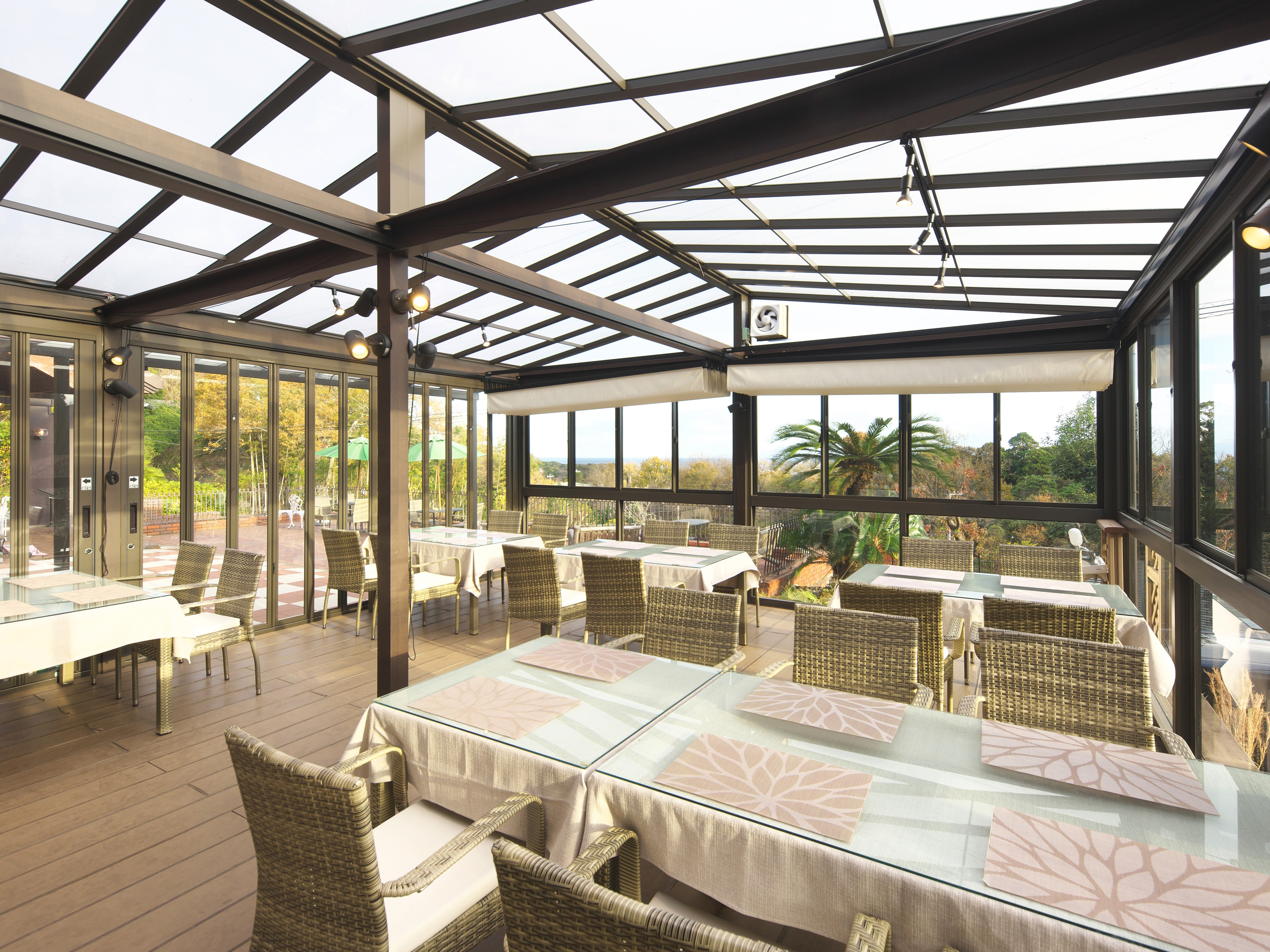 【テラス】レストラン