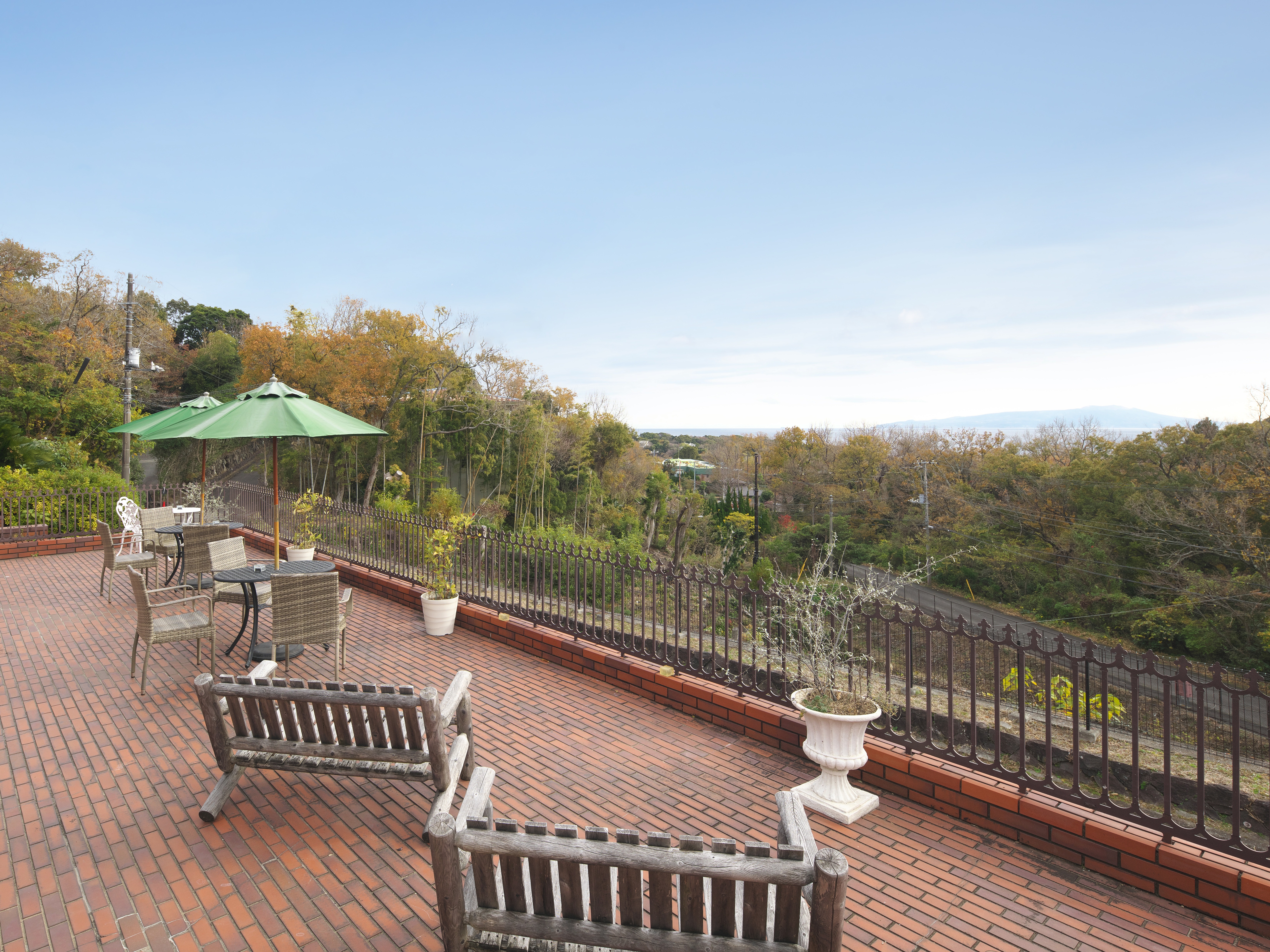 伊東山荘テラス