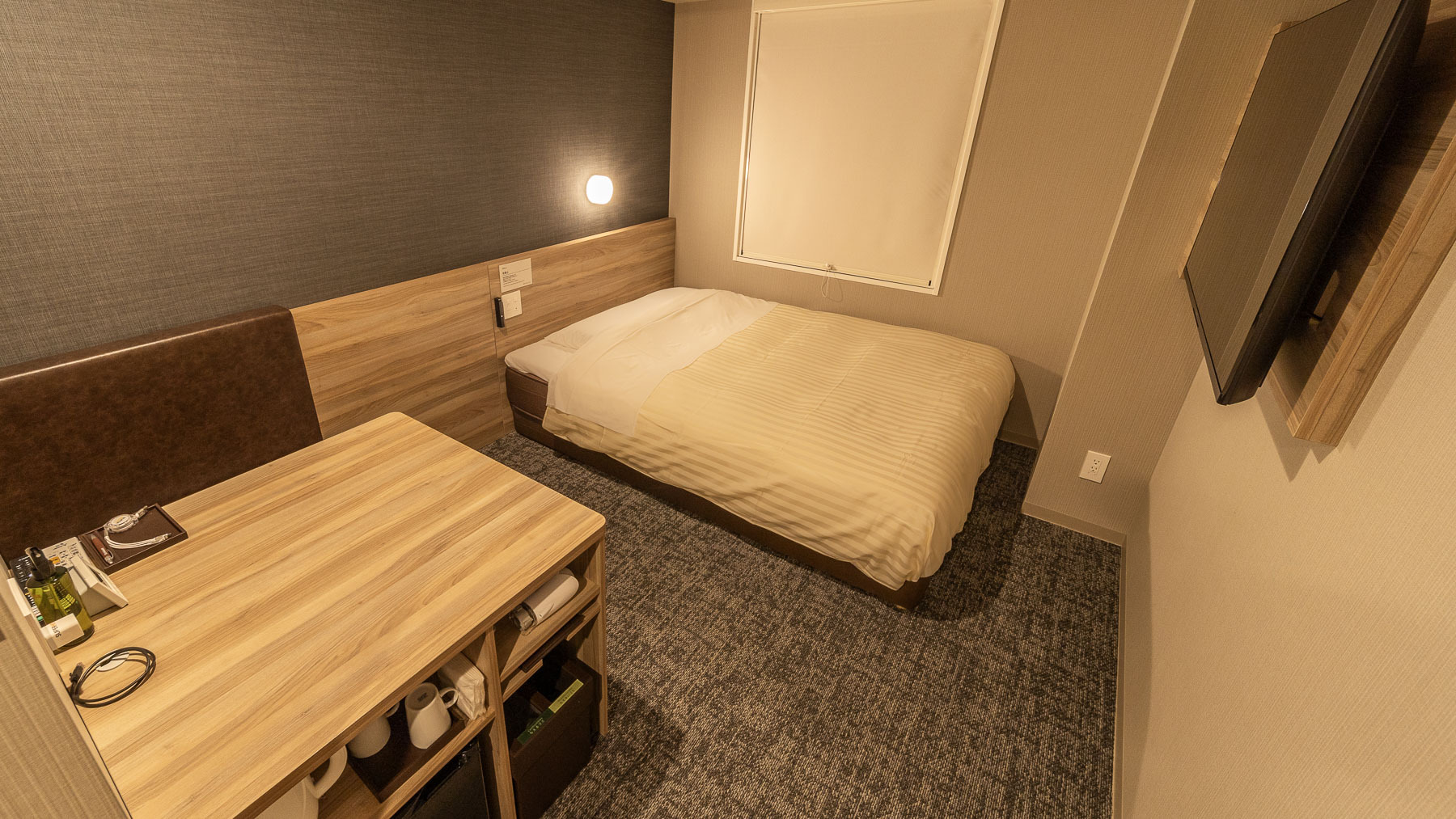 【禁煙】エクストラルーム【ダブルベッド＋広々デスク】