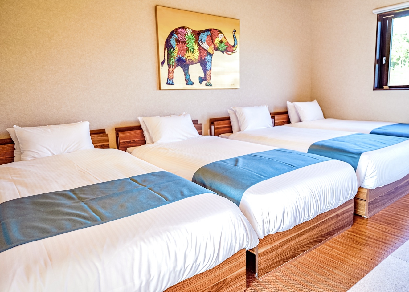 【 2連泊＆4名様限定5％OFF！】みんなでゆったり滞在プラン【素泊り/シングルベッド4台】