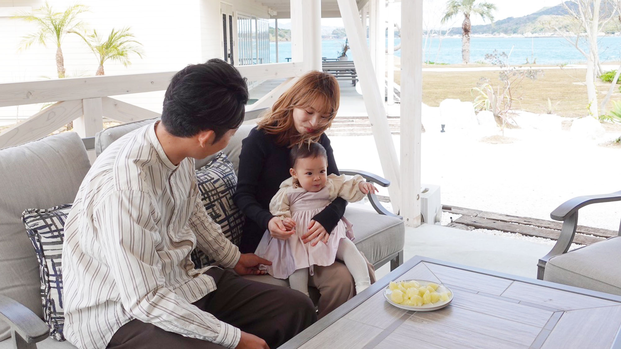 【ヴィラA】広いテラスでは、アウトドアリビングとして潮風を感じながら、ゆったり寛ぐことができます。