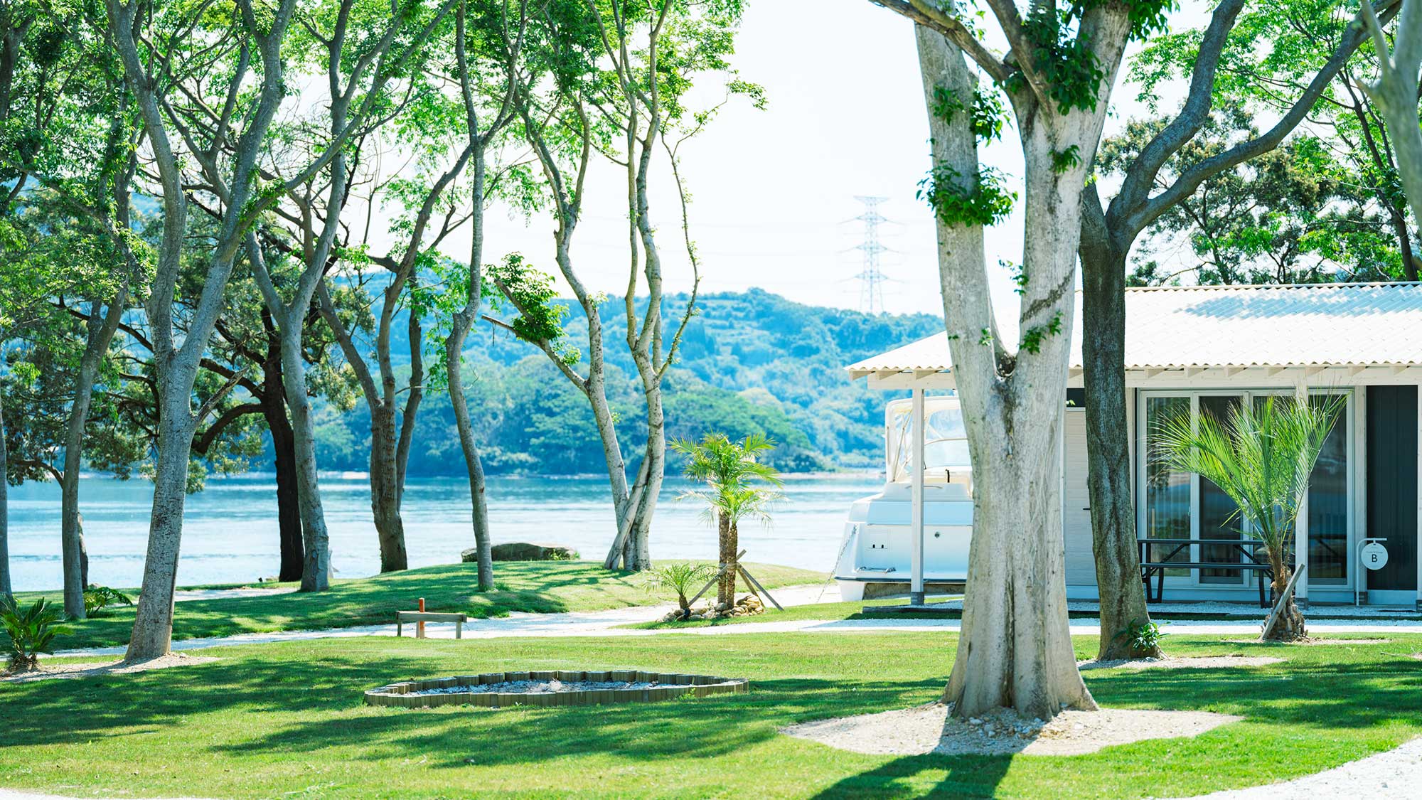 【敷地】浜辺を歩くだけで心が満たされる非日常のひととき。敷地内のお散歩も楽しめます。
