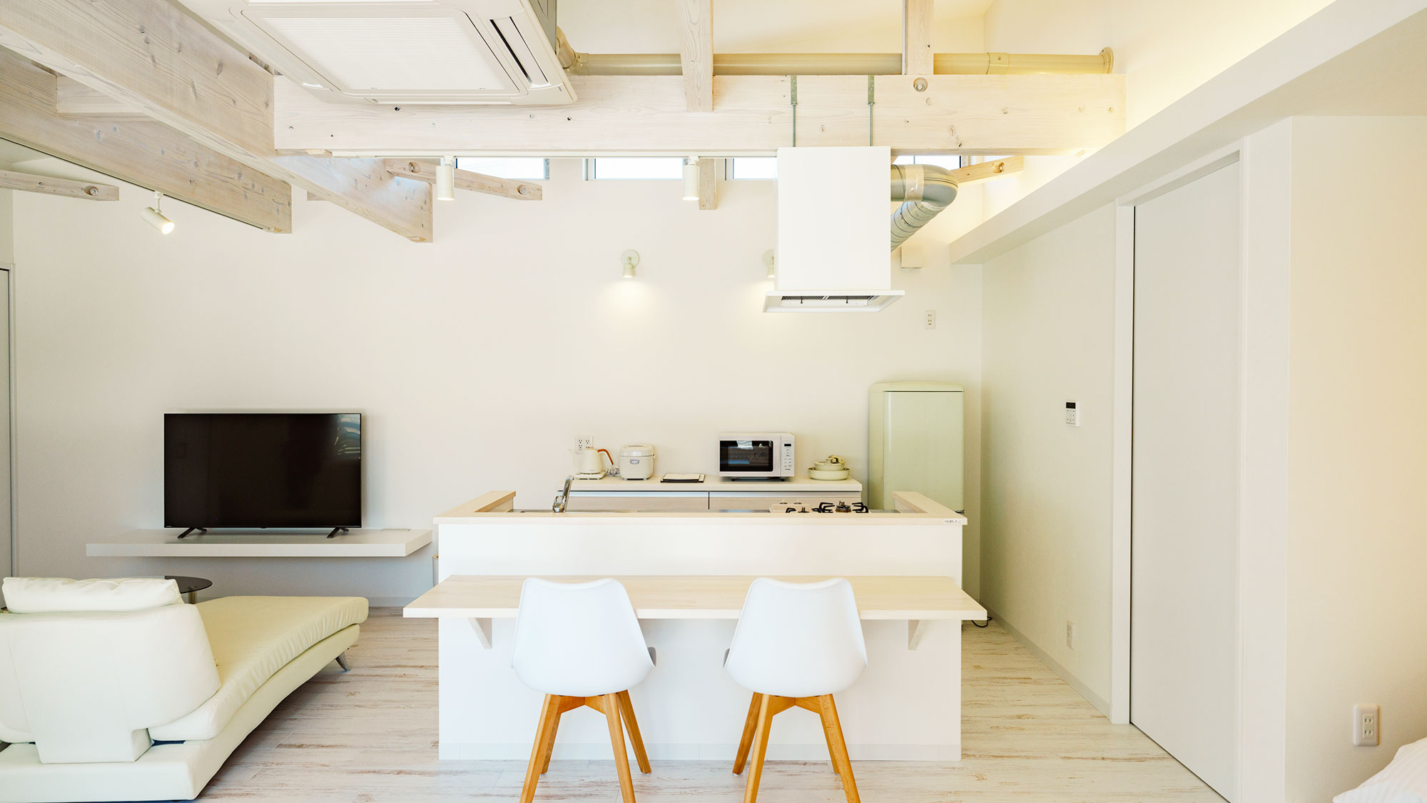 【ヴィラA／72.04㎡】調理器具やカトラリー類を備えておりますので、お料理もお楽しみいただけます。