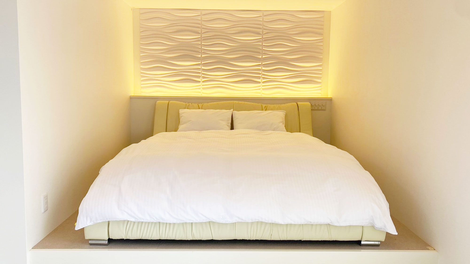 【ヴィラA】ダブルベット1台で2名様から、備え付けの折りたたみマットレスのご利用で最大6名様まで