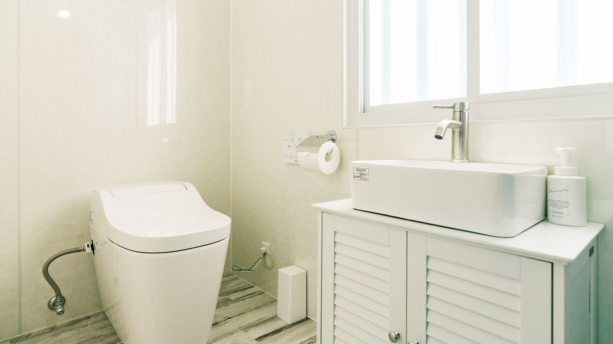 【クルーザーコテージB／41.21㎡】ウォシュレット付きトイレも完備しております。