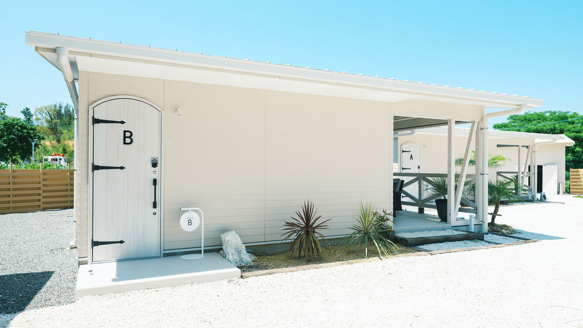 【ヴィラB／72.04㎡】白を基調とした、ナチュラルテイストのプライベートヴィラ。