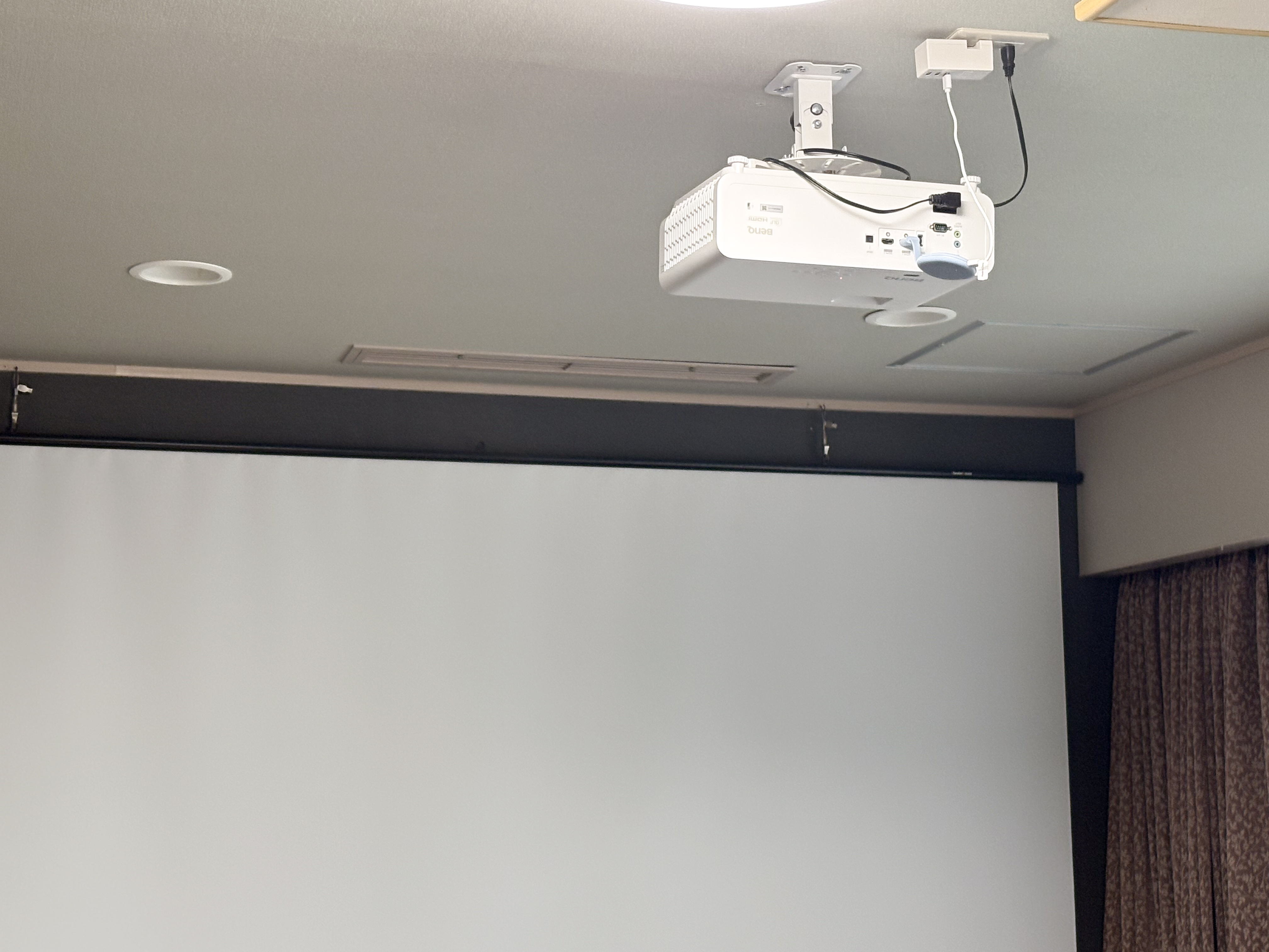 301プロジェクター