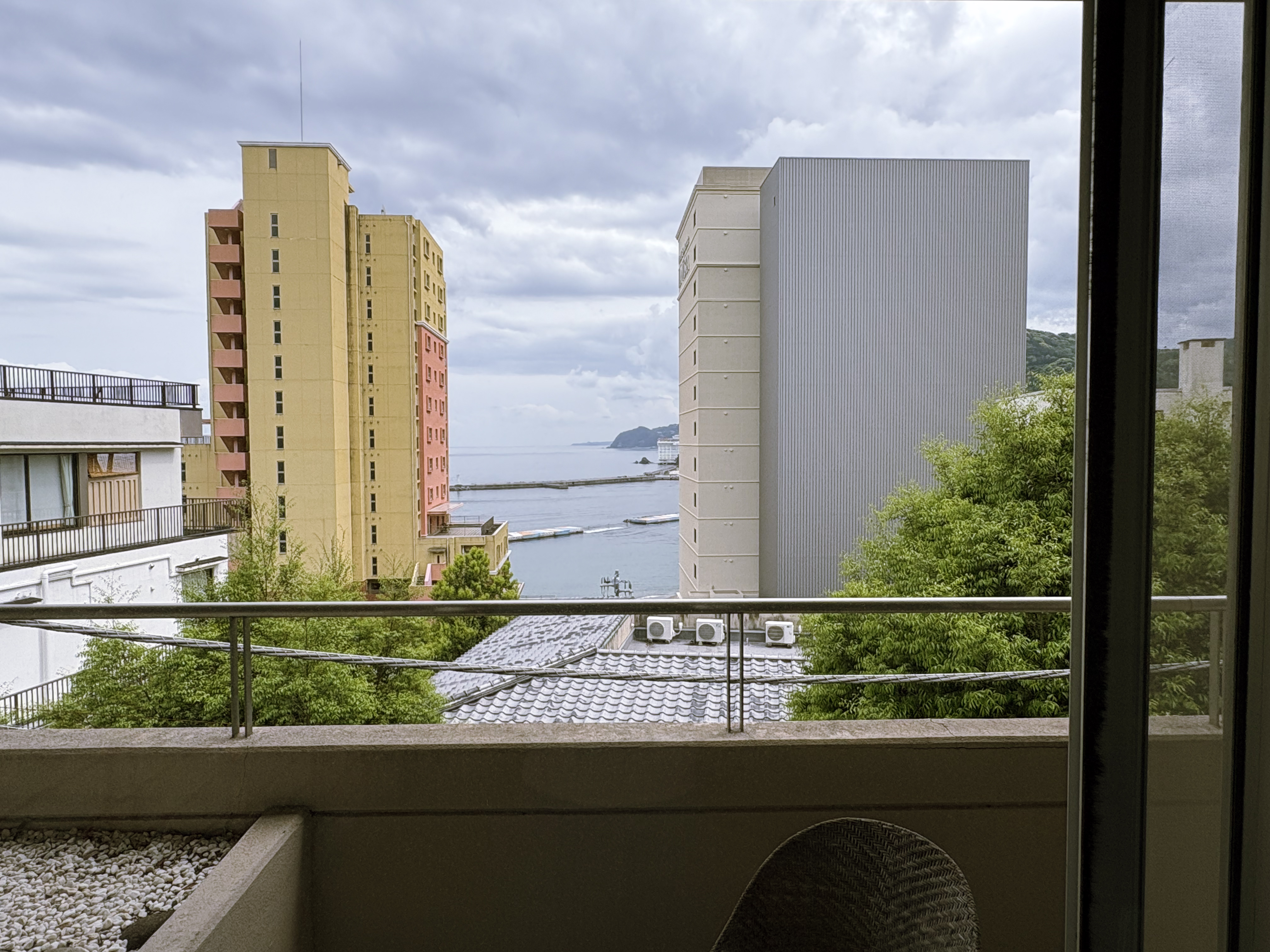 オーシャンビューの寝室と広縁