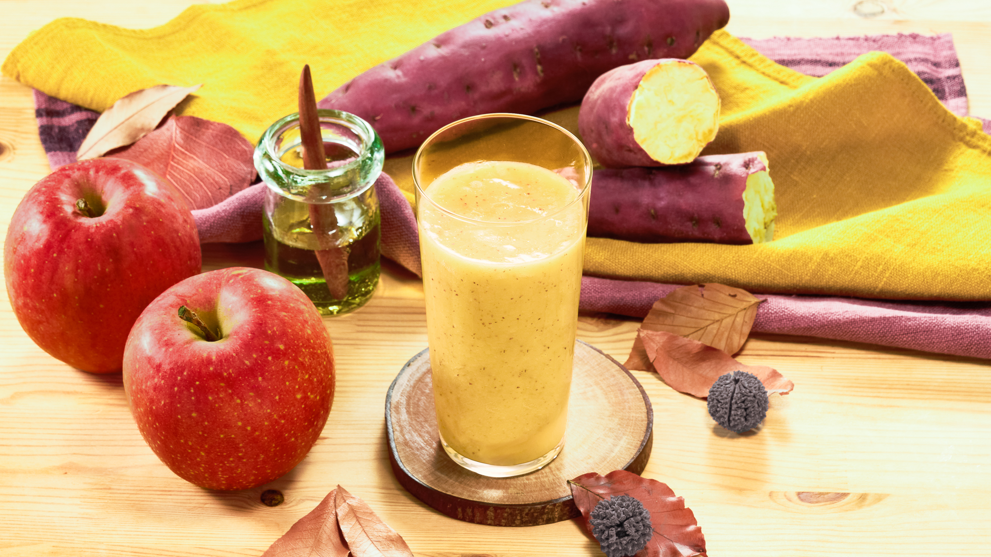 【さつまいもとリンゴのスムージー】さつまいもの甘さとリンゴの爽やかさがマッチしたおいもスムージー