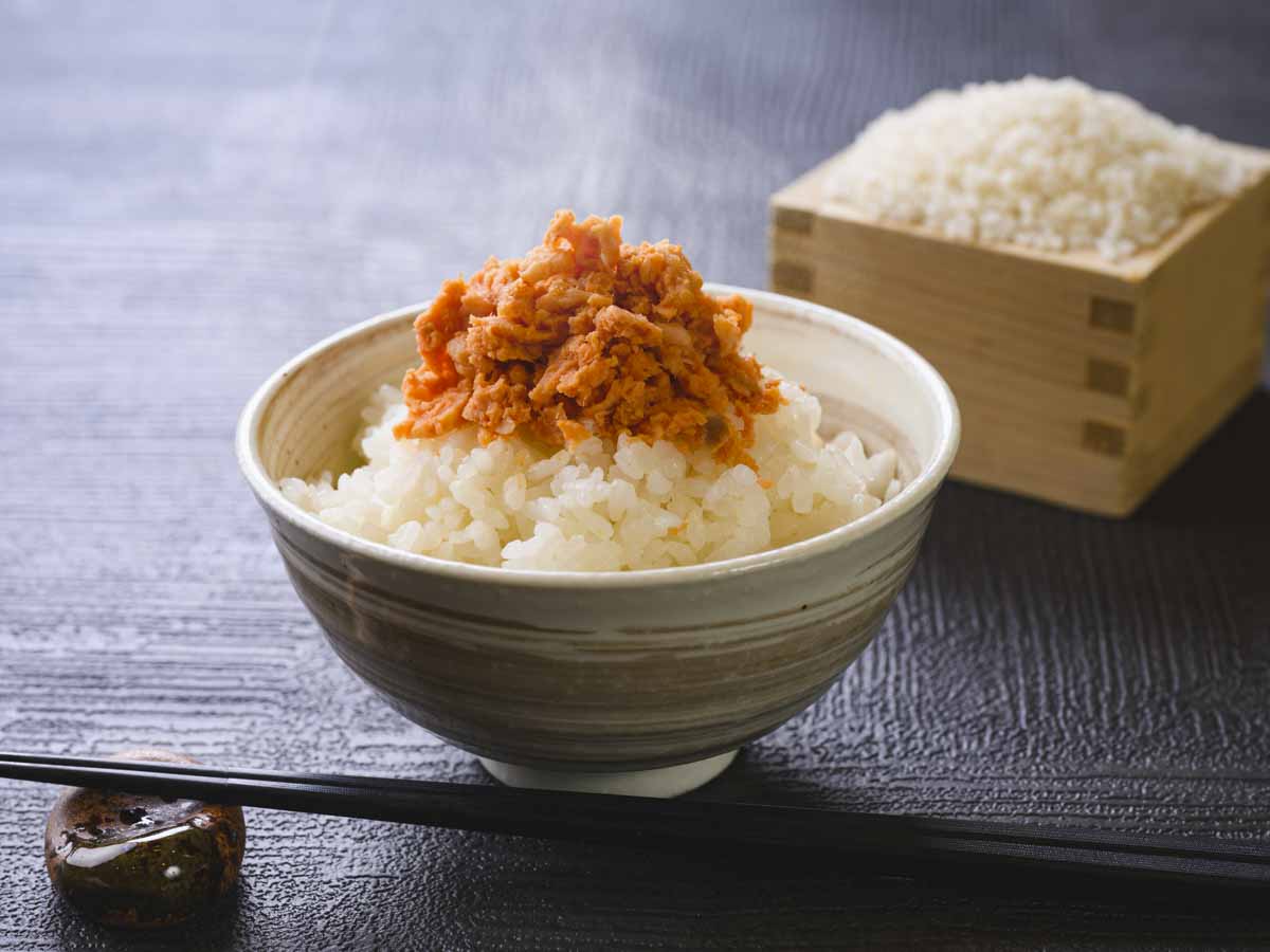 【新潟中央インター限定】日本一の米どころ新潟県産の「コシヒカリ」と、しっとりした口当たりの鮭フレーク