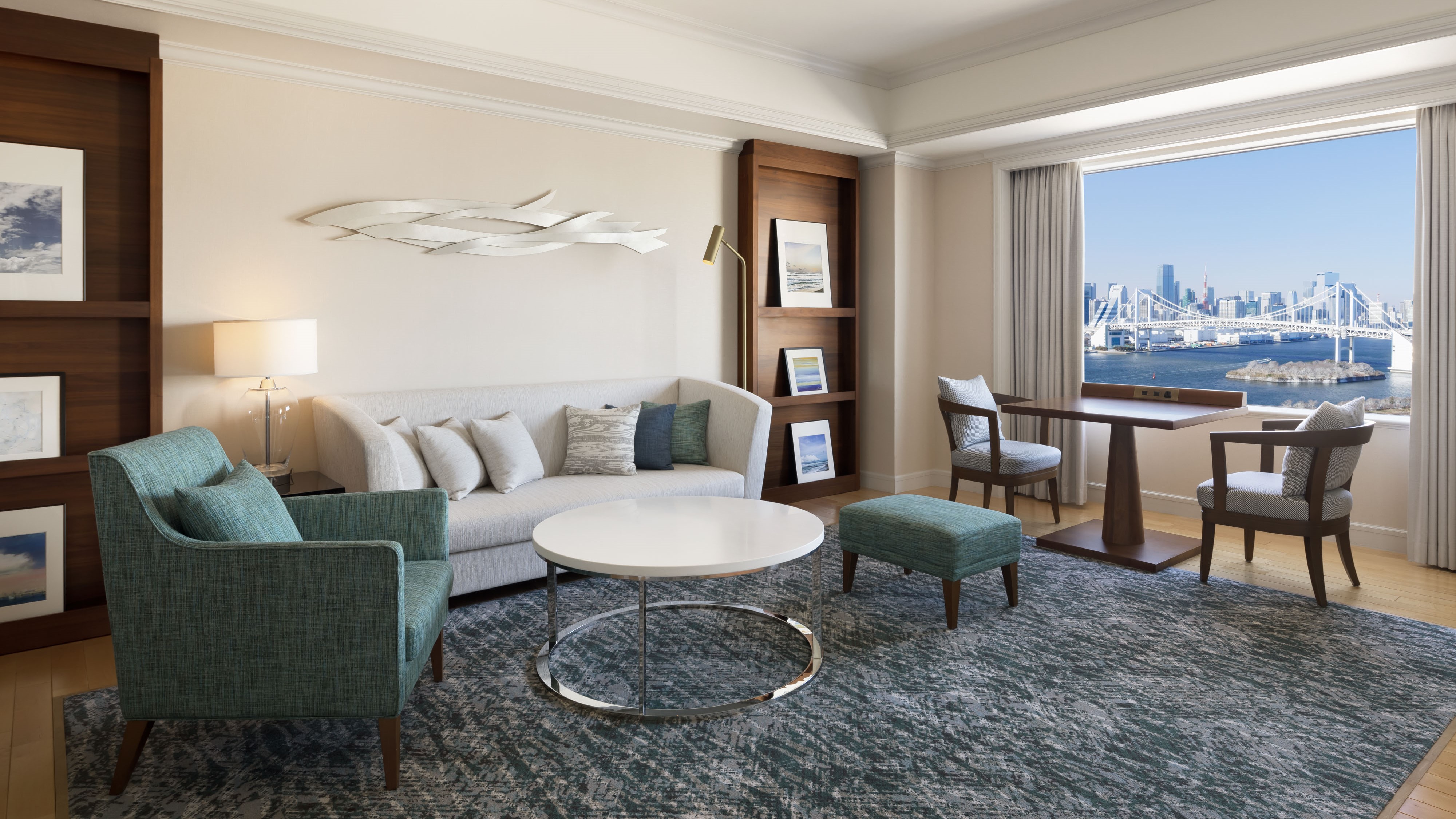 【プレミアフロア】デラックススイートツインリビングルーム