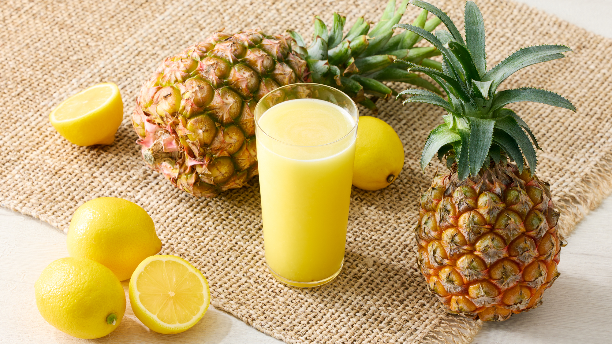 【パイナップルとレモンのスムージー】夏に飲みたいすっきり爽やかなスムージーが新登場！